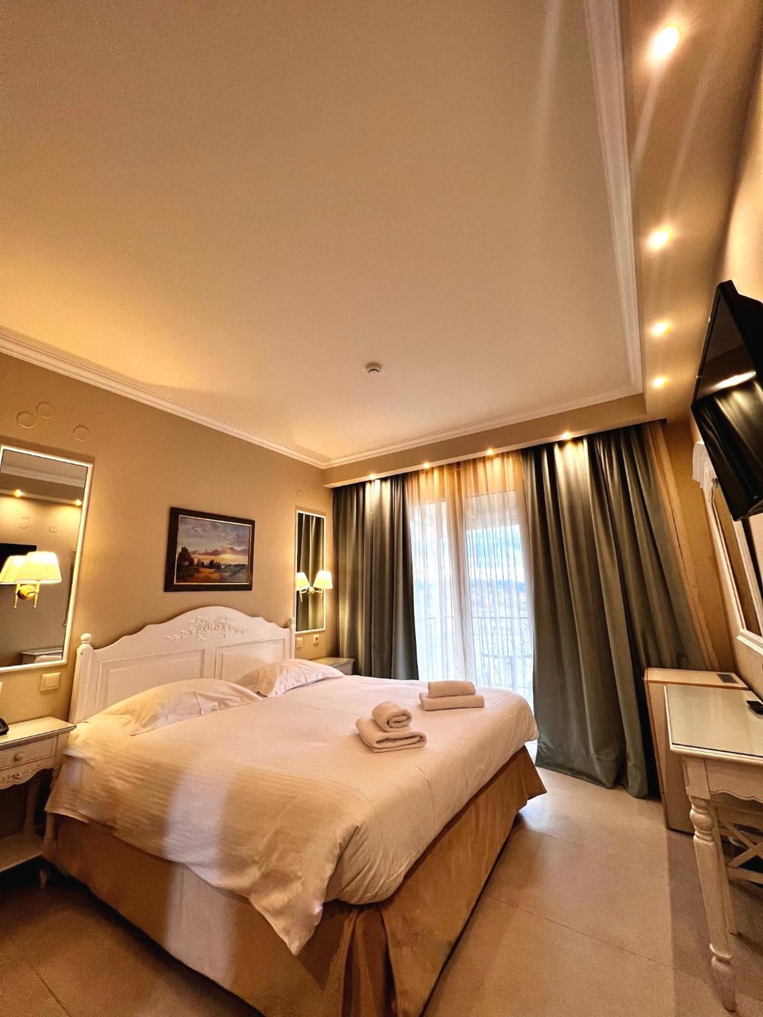 Triple Room with Garden View - Photo 1