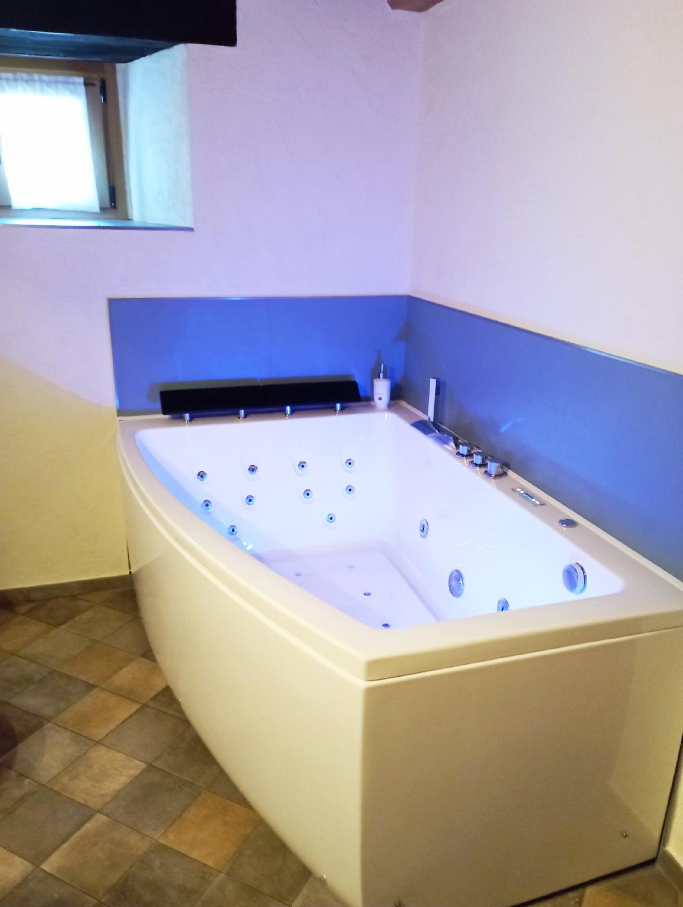 King Room with Spa Bath photo 3