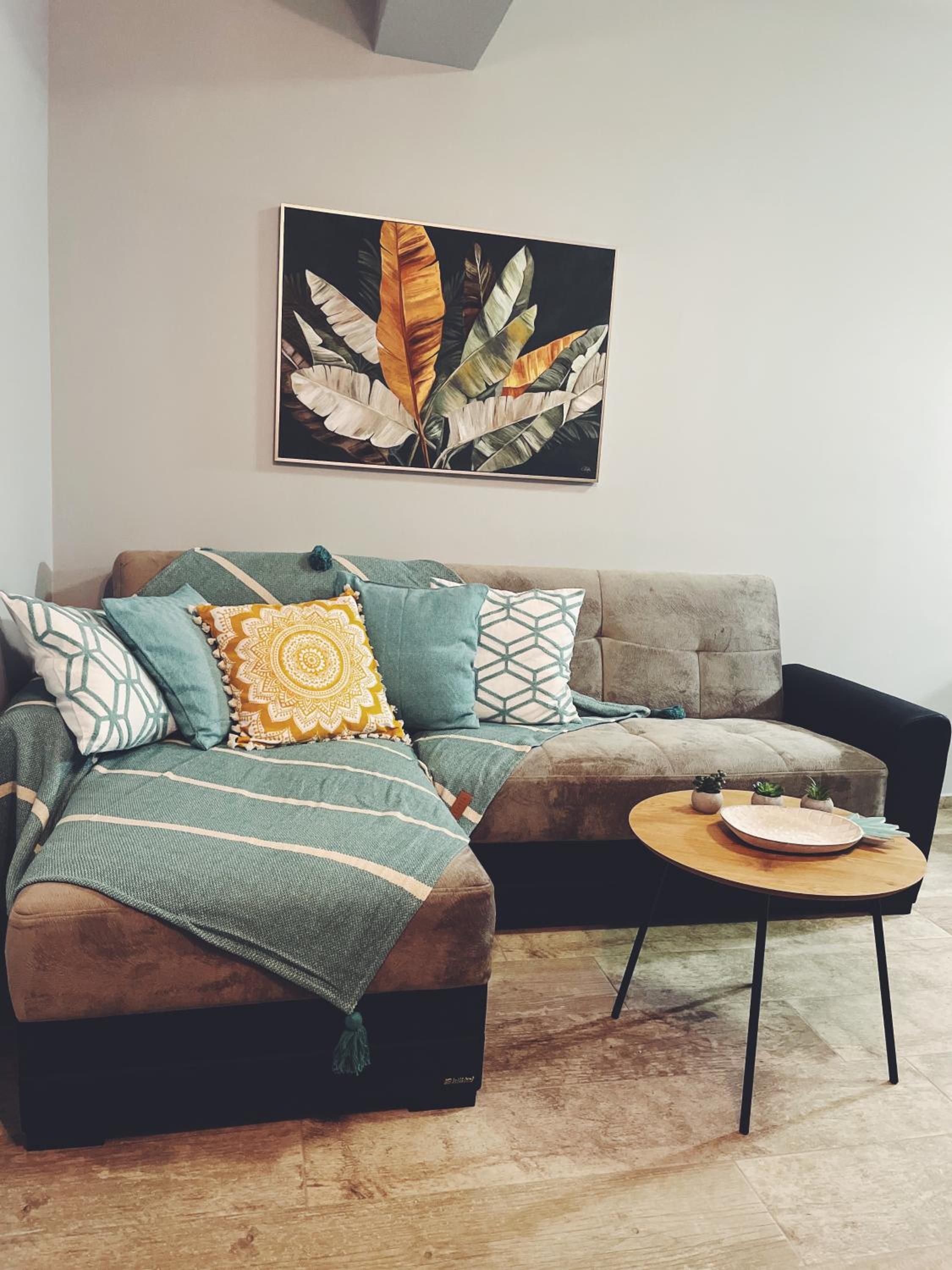 One-Bedroom Apartment photo 1
