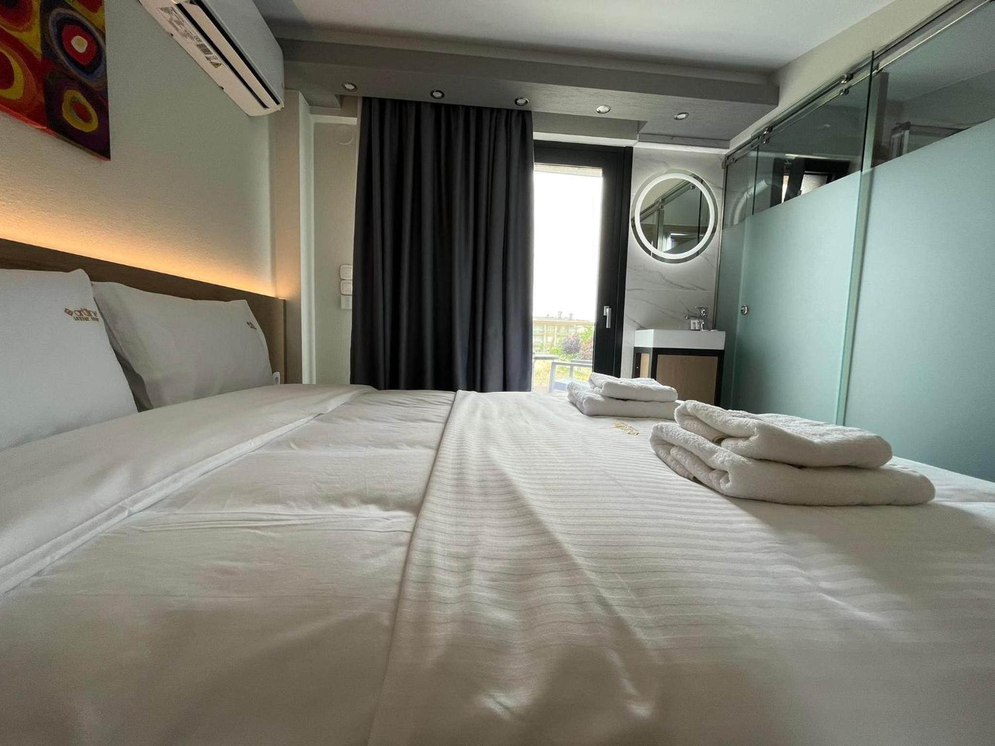 One-Bedroom House - Photo 11