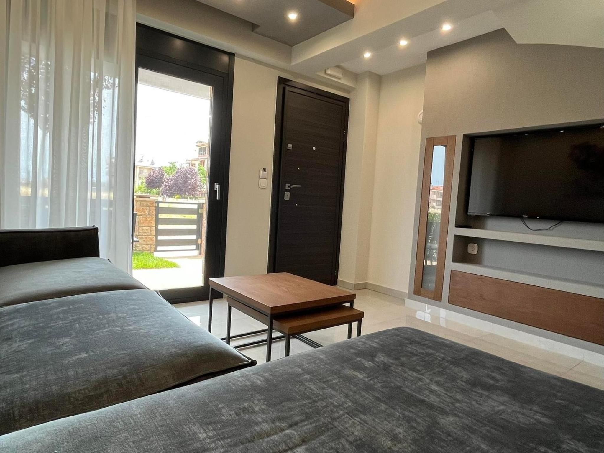 One-Bedroom House - Photo 9