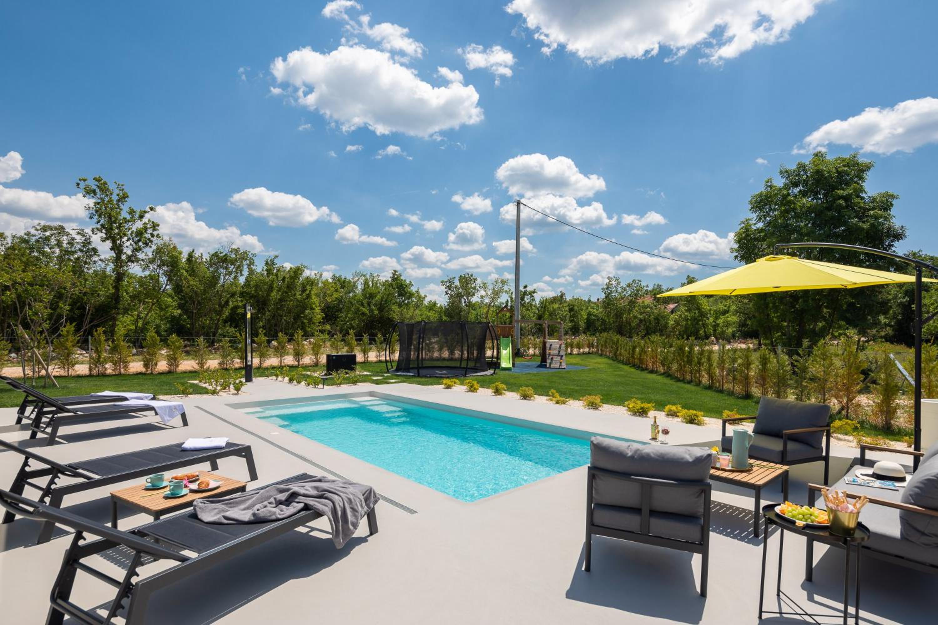 Villa with Private Pool photo 3