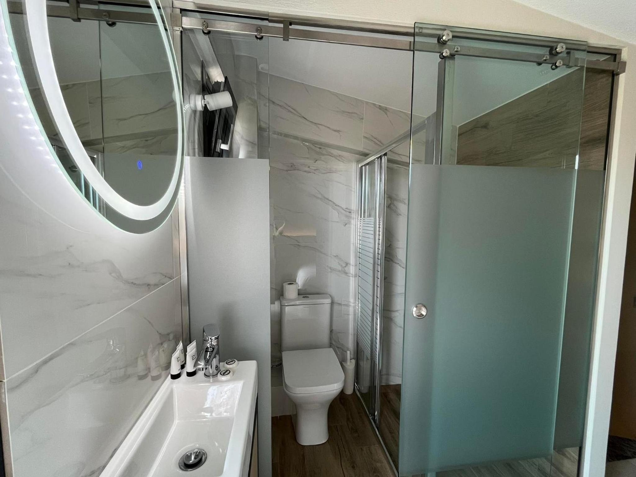 One-Bedroom House - Photo 16