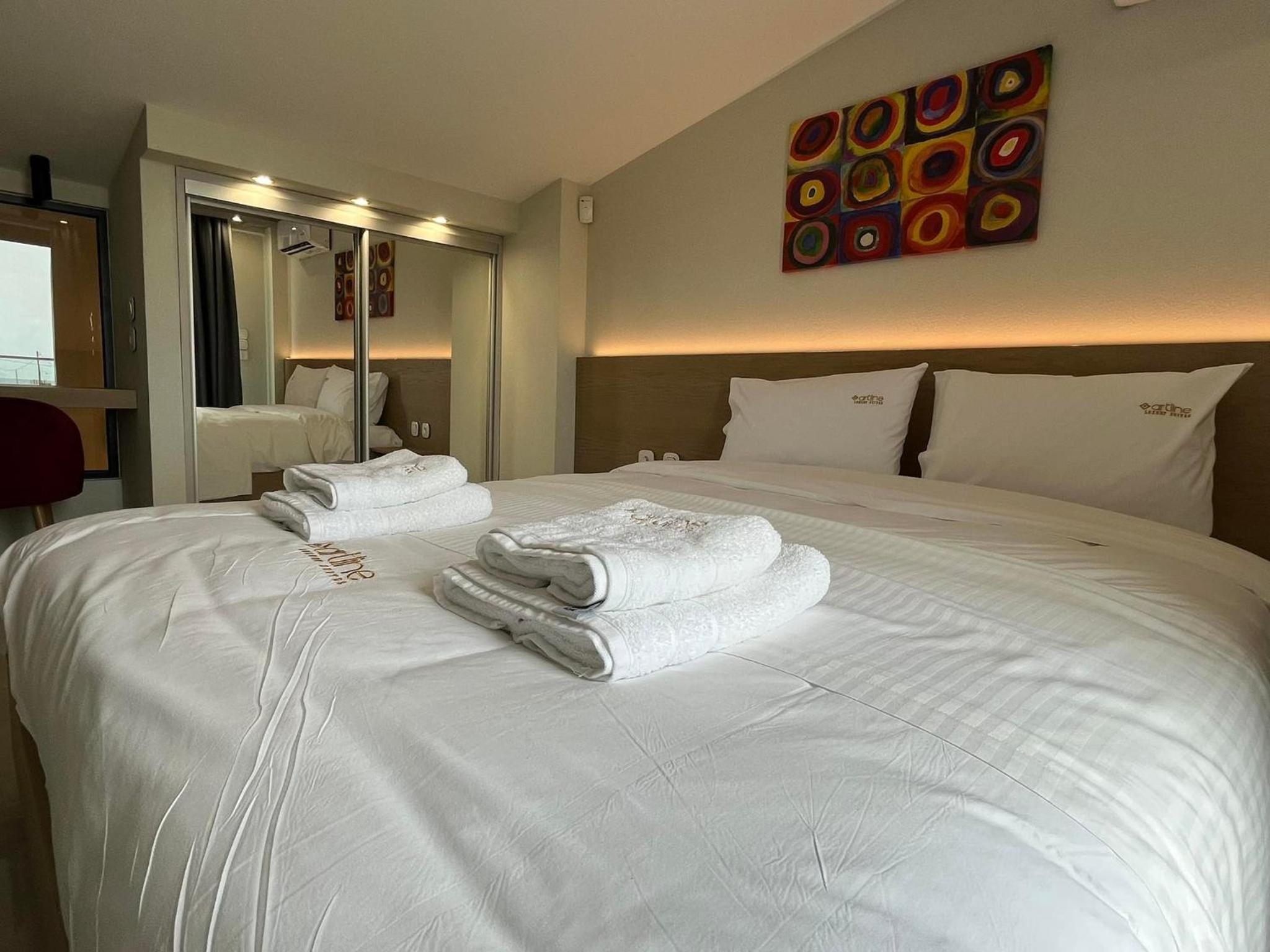 One-Bedroom House - Photo 18