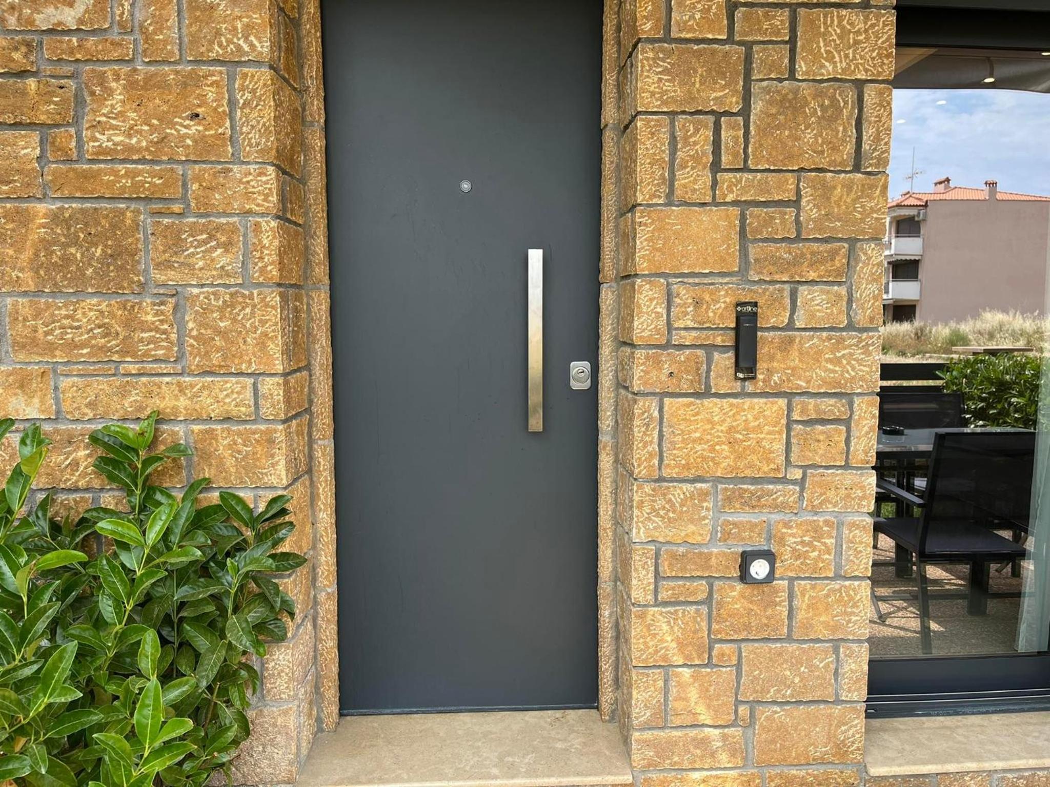 One-Bedroom House - Photo 28