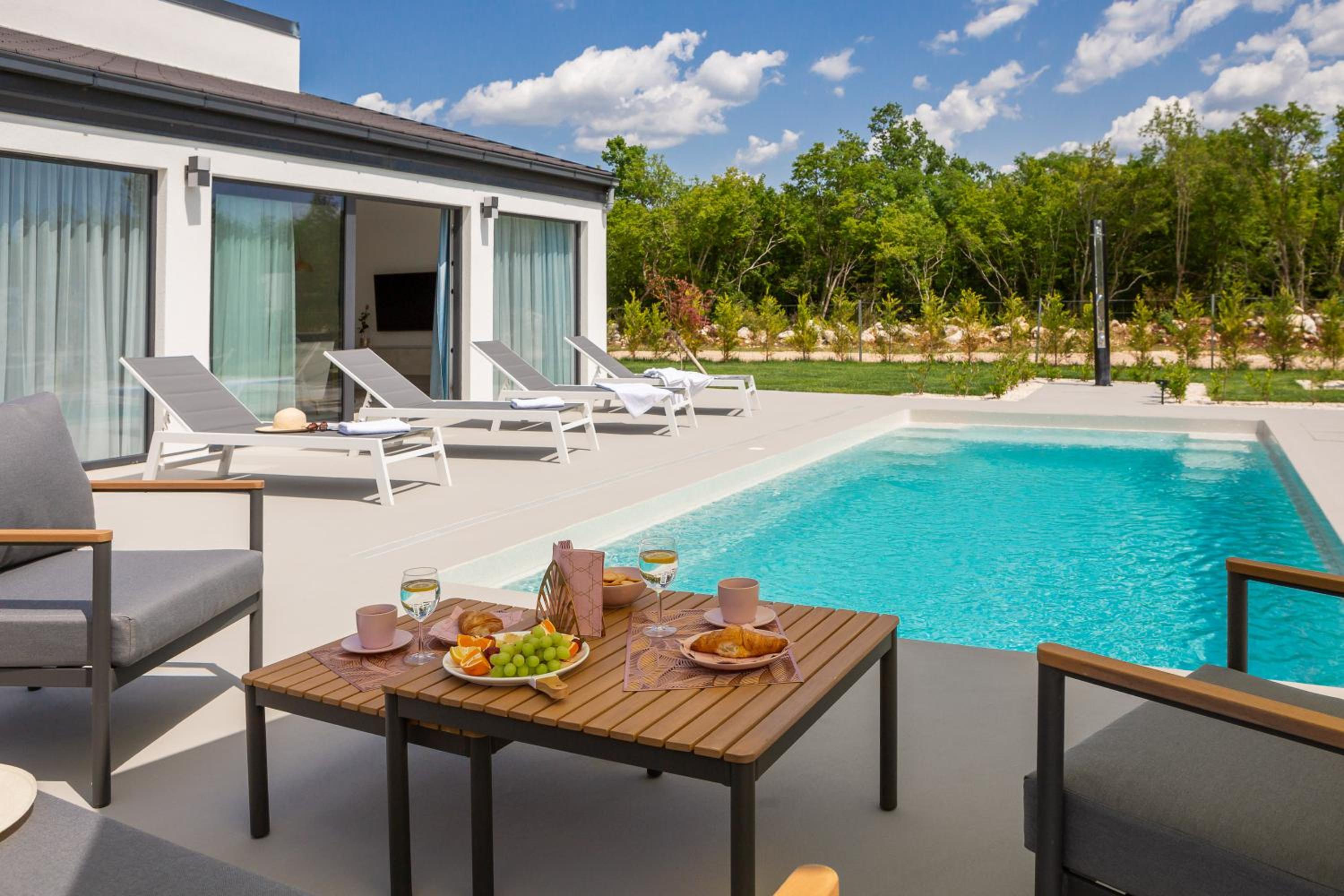Villa with Private Pool photo 3