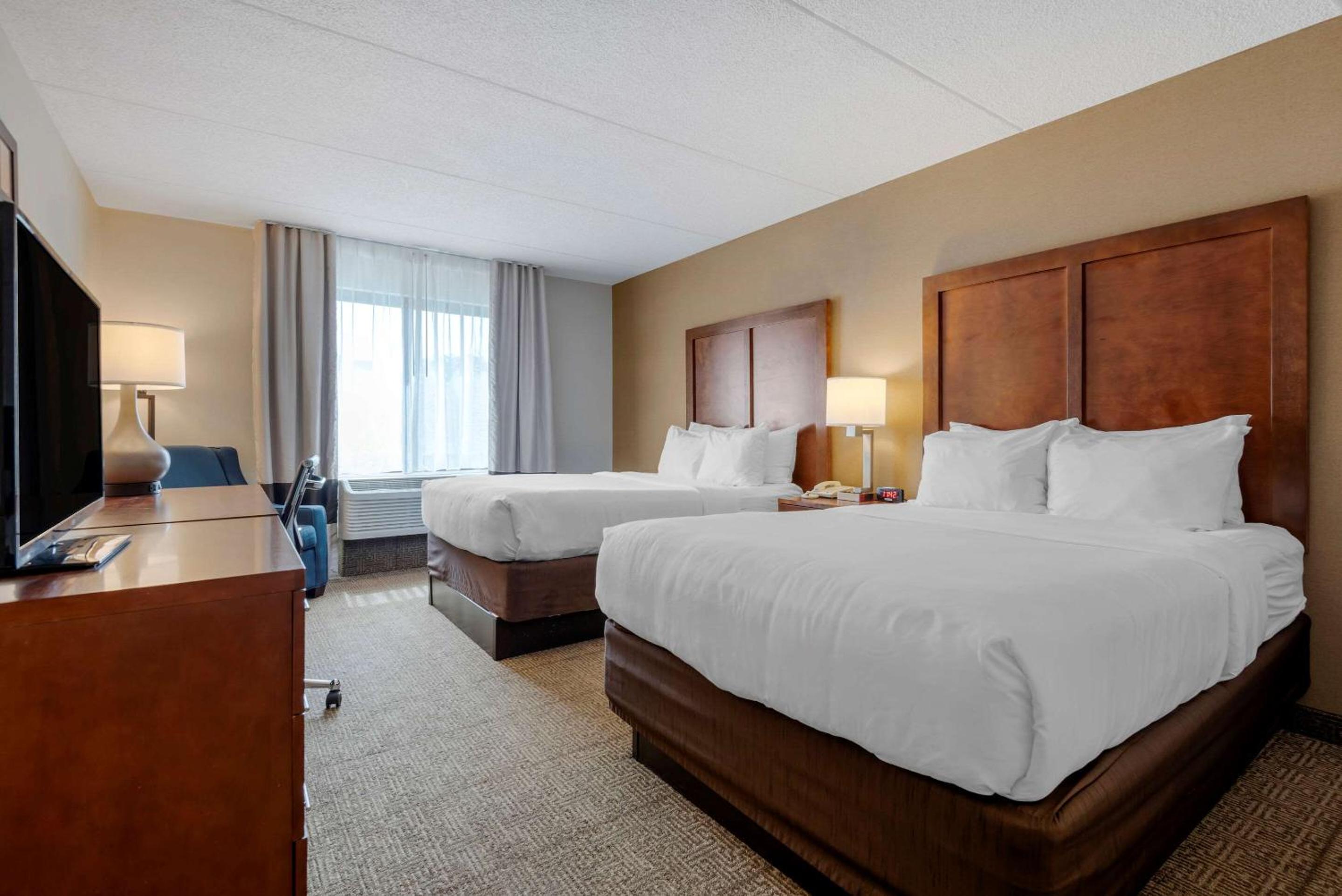 Double Room with Two Double Beds - Photo 4