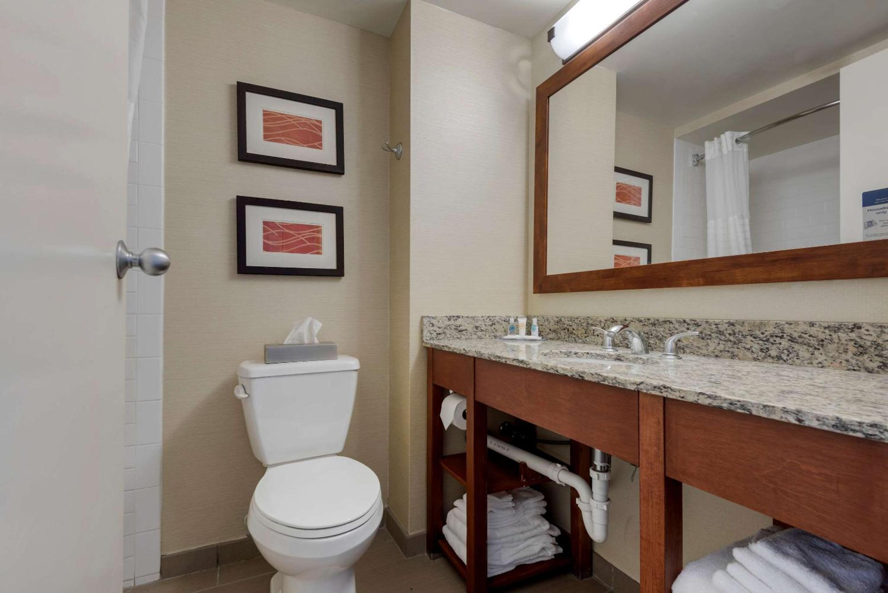 Double Room with Two Double Beds - Photo 5