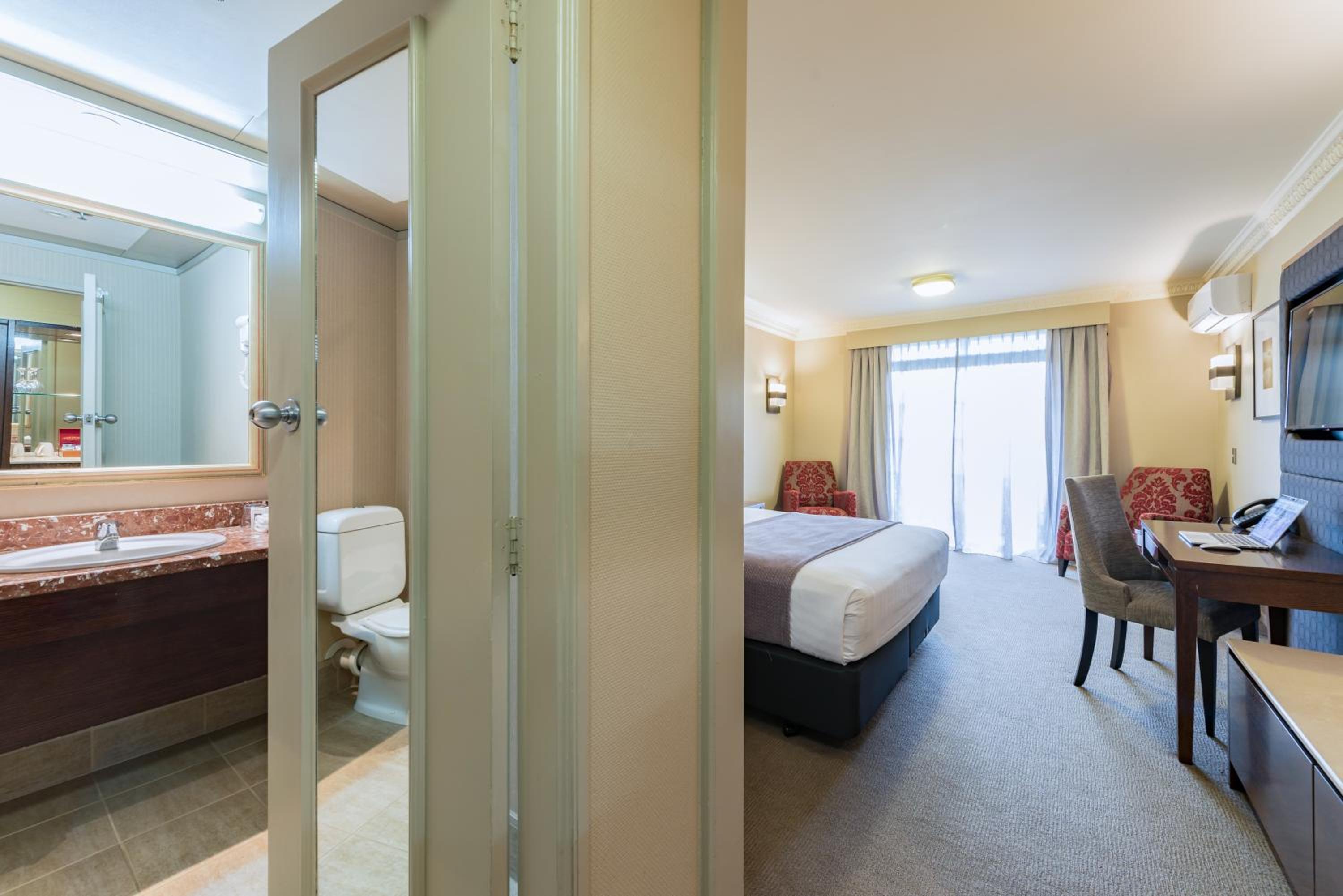 Deluxe King Room