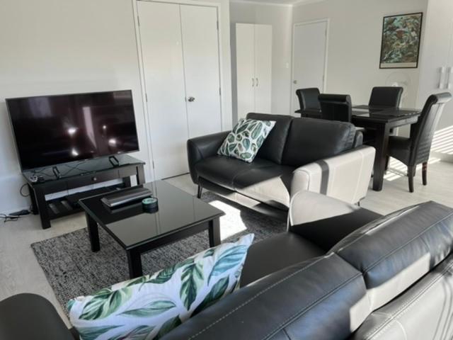 Deluxe Queen Suite photo 1