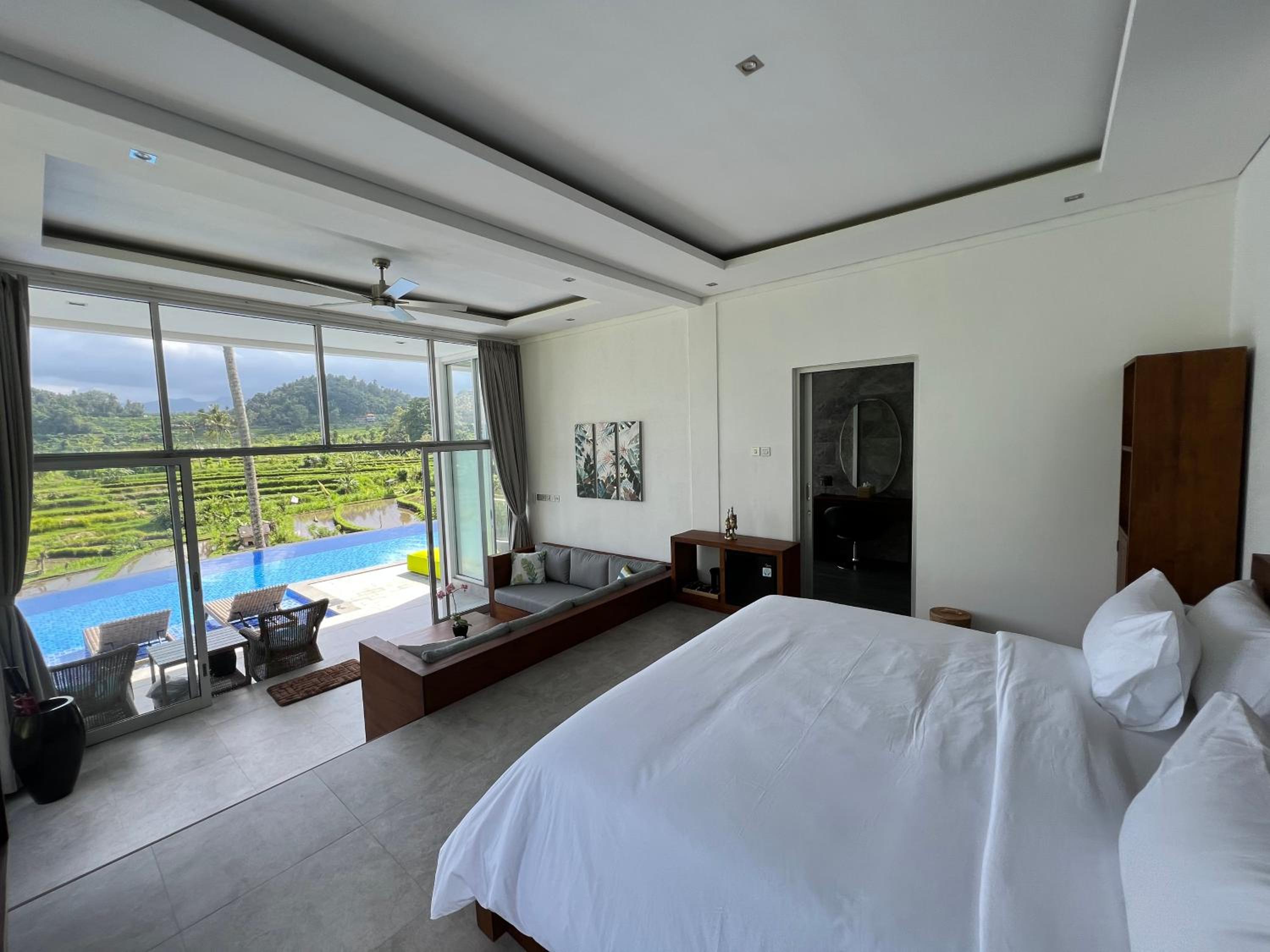 One-Bedroom Villa with Pool View - Photo 10