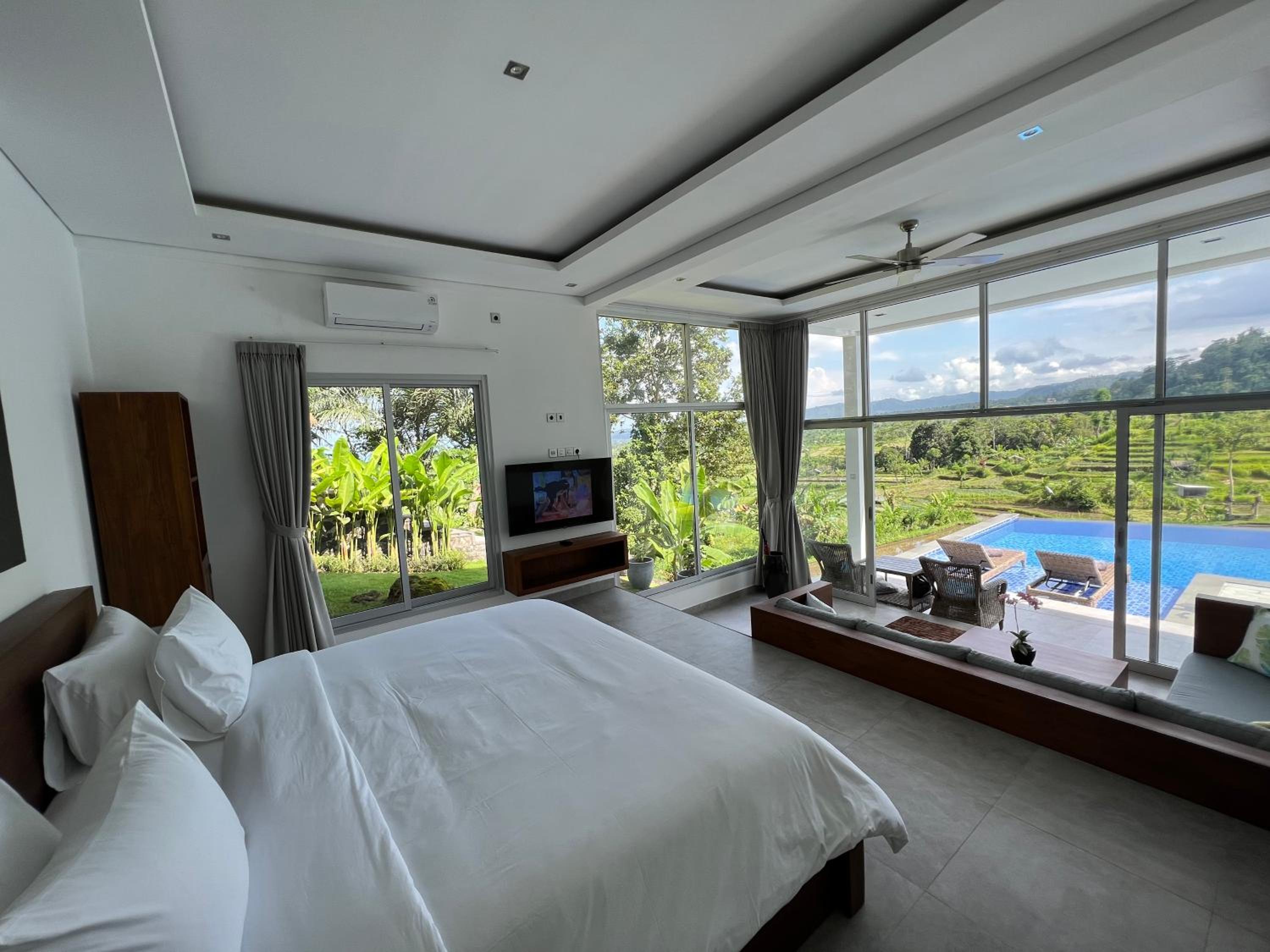 One-Bedroom Villa with Pool View - Photo 8