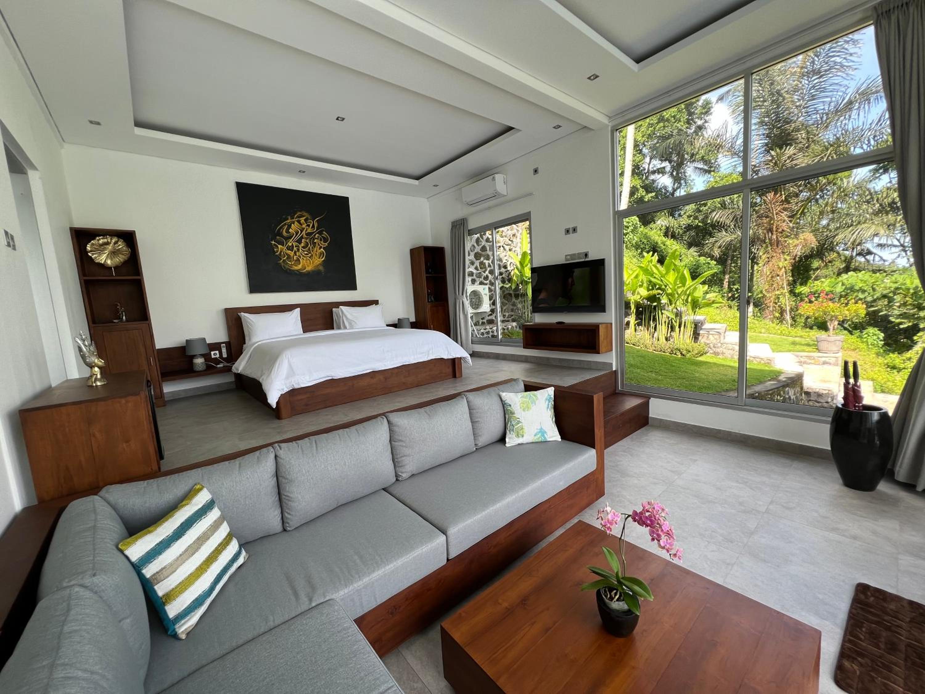 One-Bedroom Villa with Pool View - Photo 5