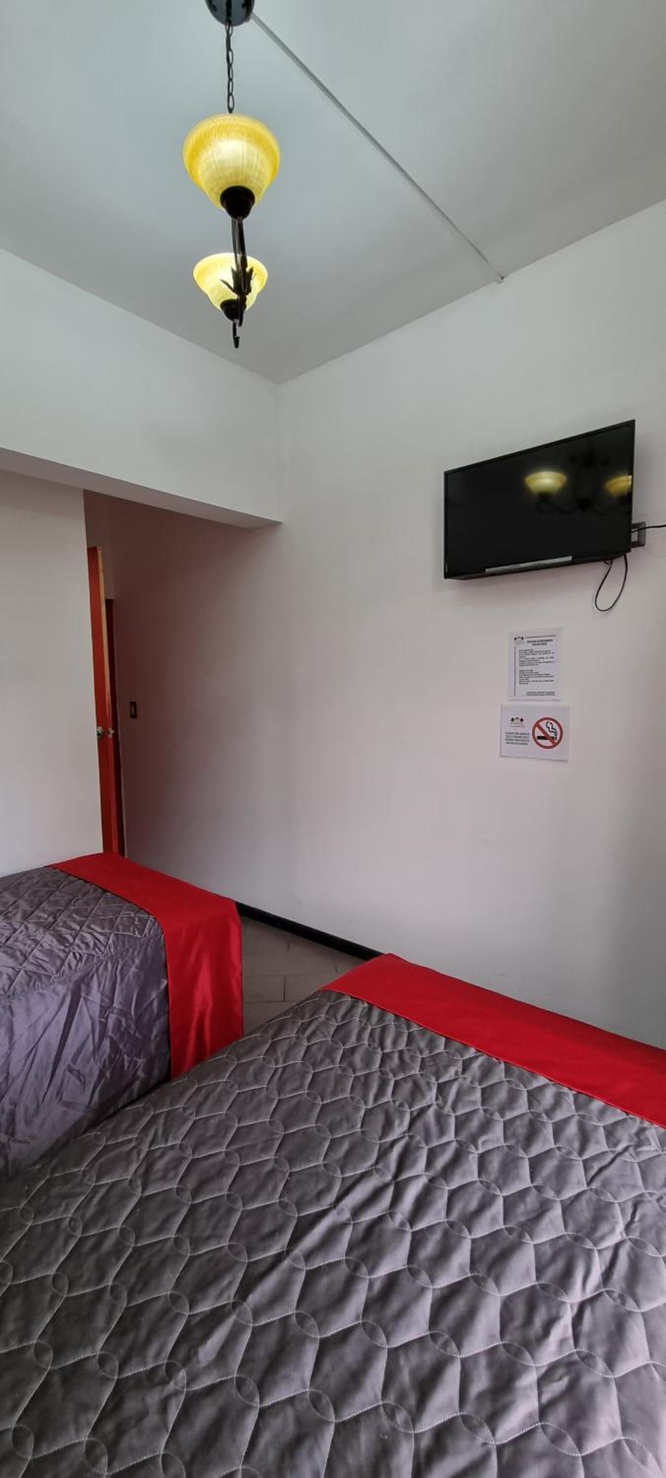 Twin Room with Private Bathroom photo 3