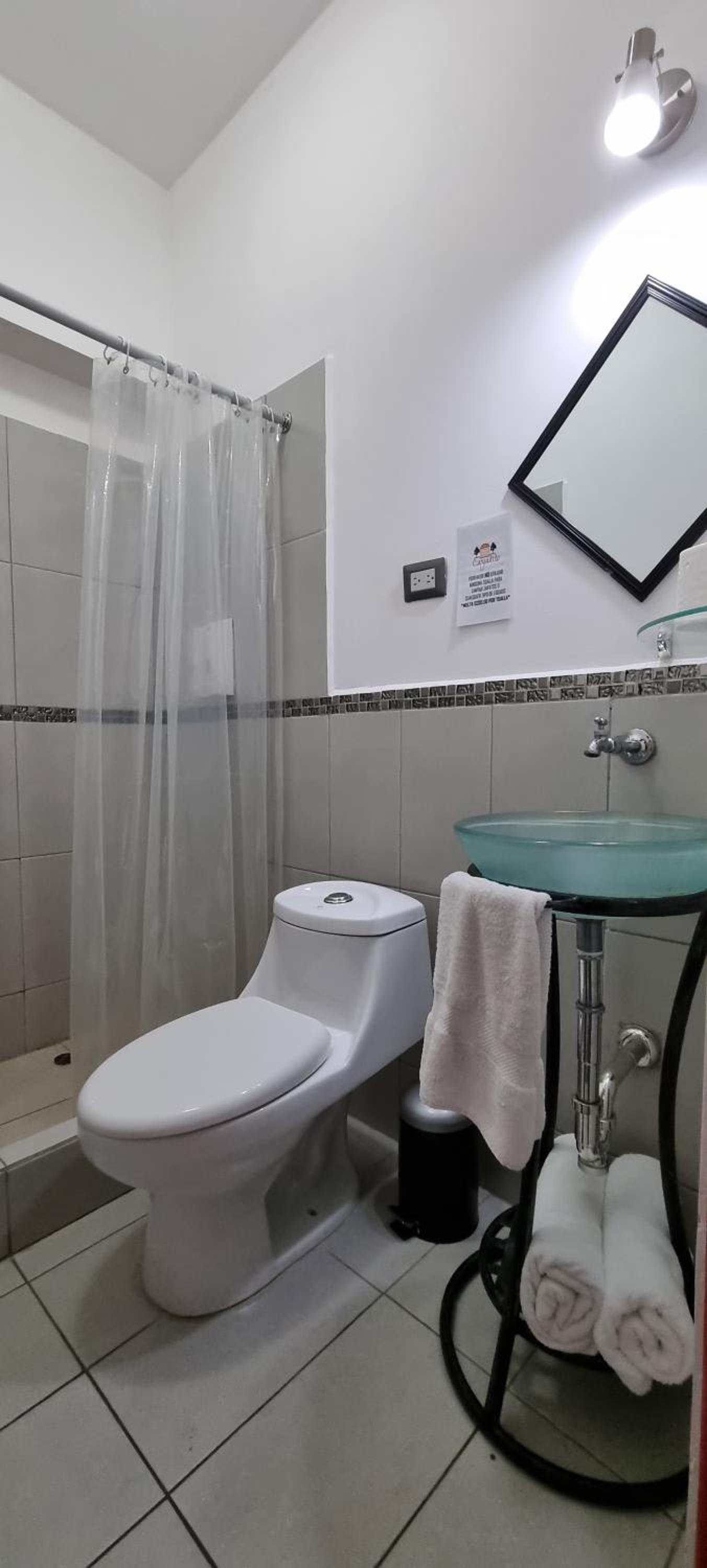 Twin Room with Private Bathroom photo 2
