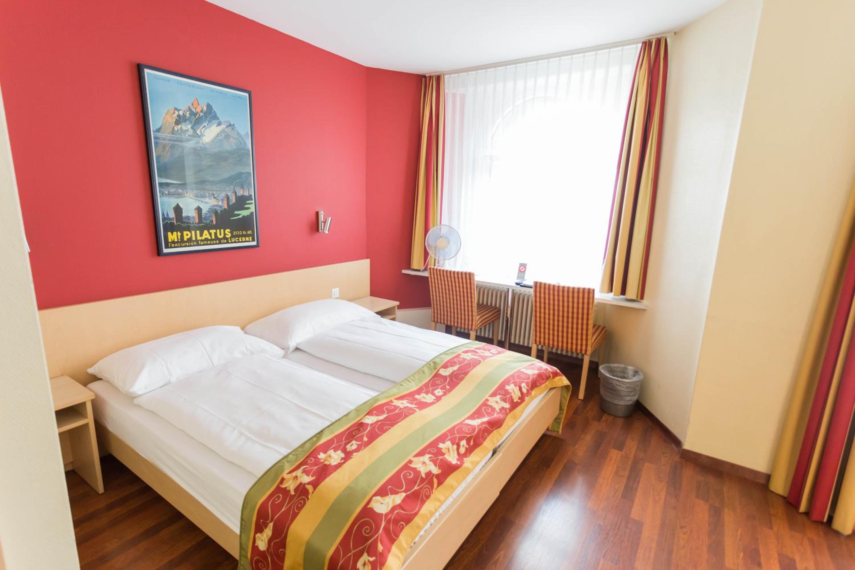 Standard Double Room - Photo 2