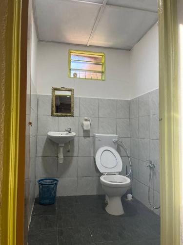 Family Room with Bathroom photo 2