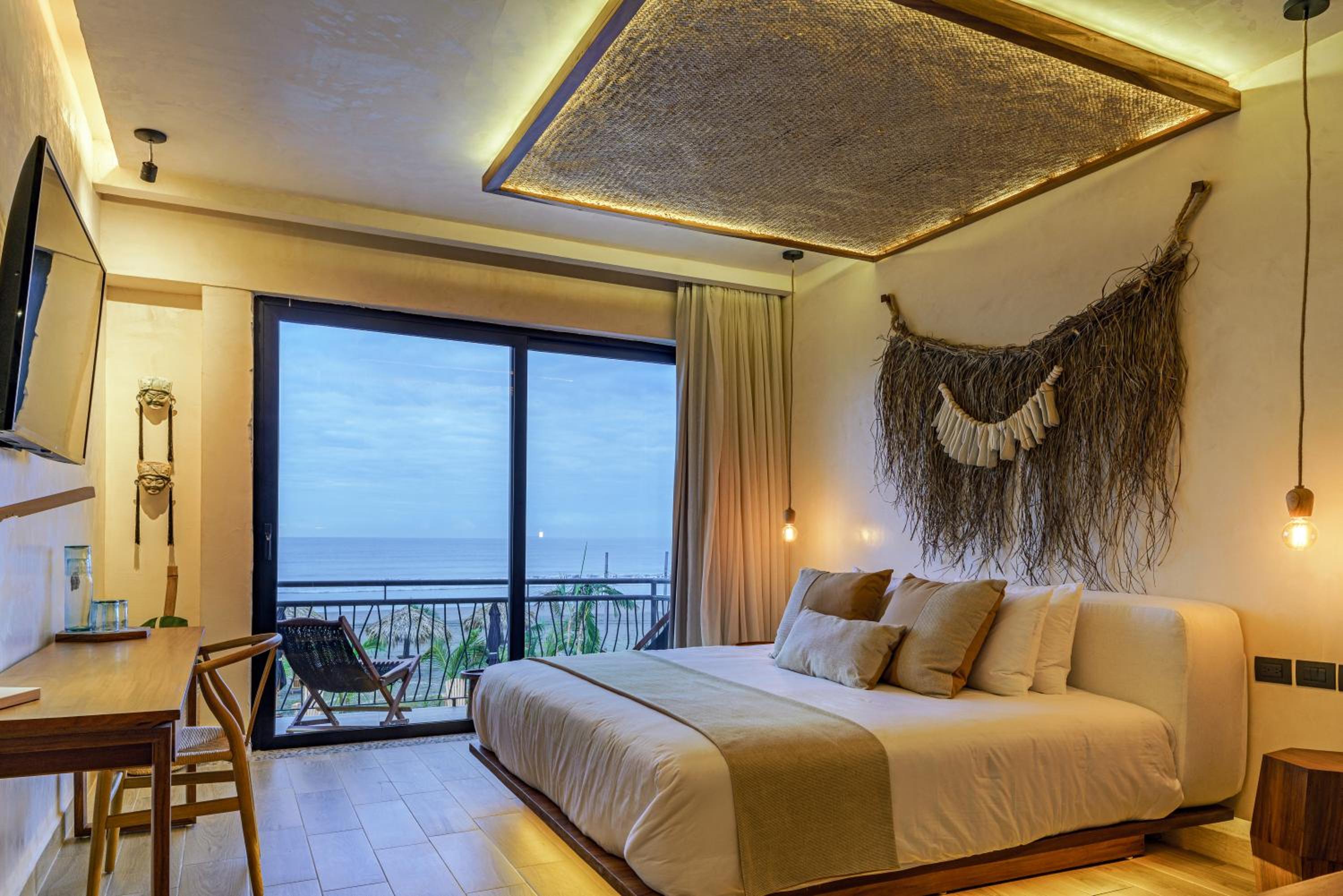 King Room with Garden View - Photo 3
