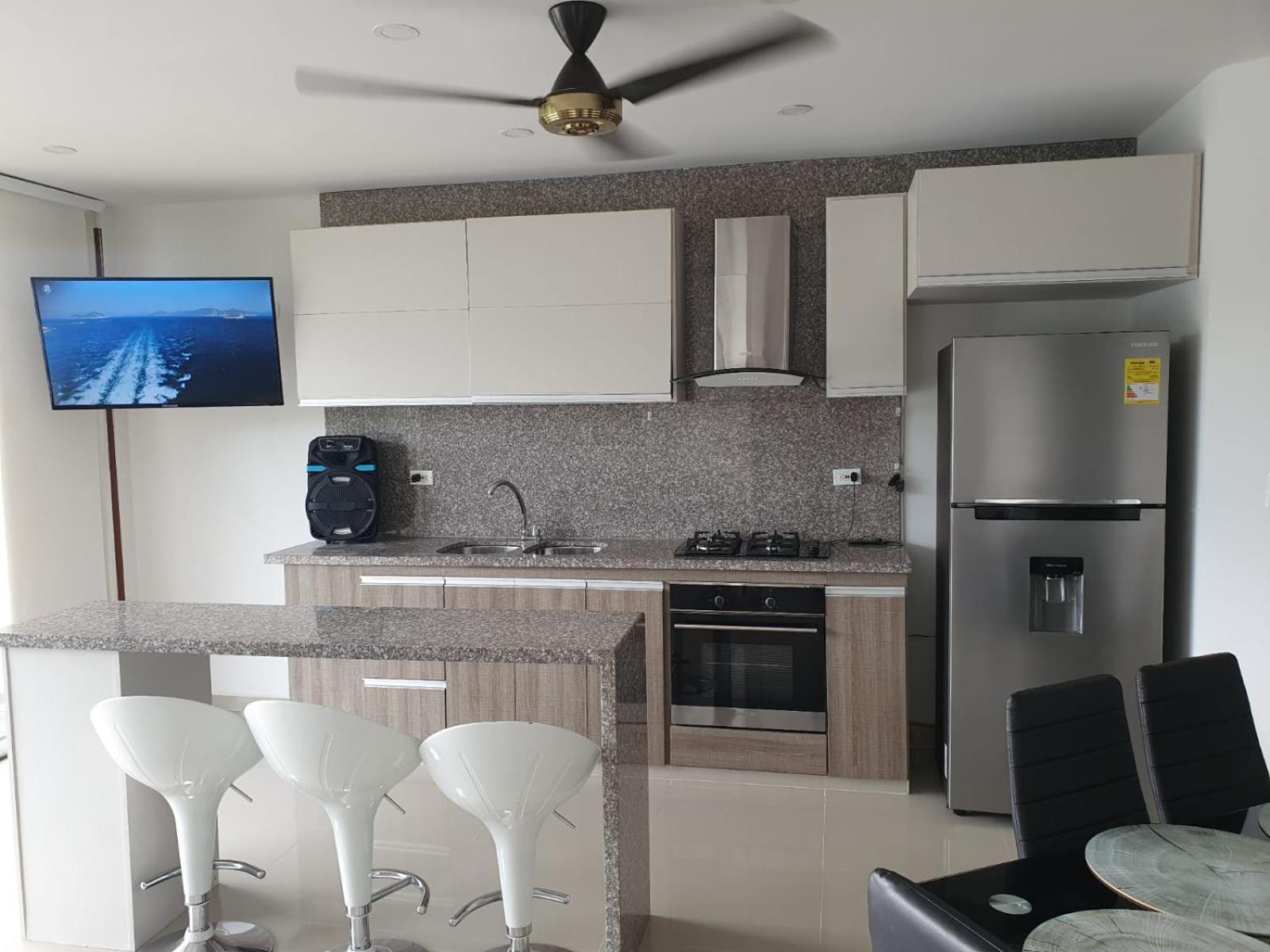 Apartment with Balcony photo 3