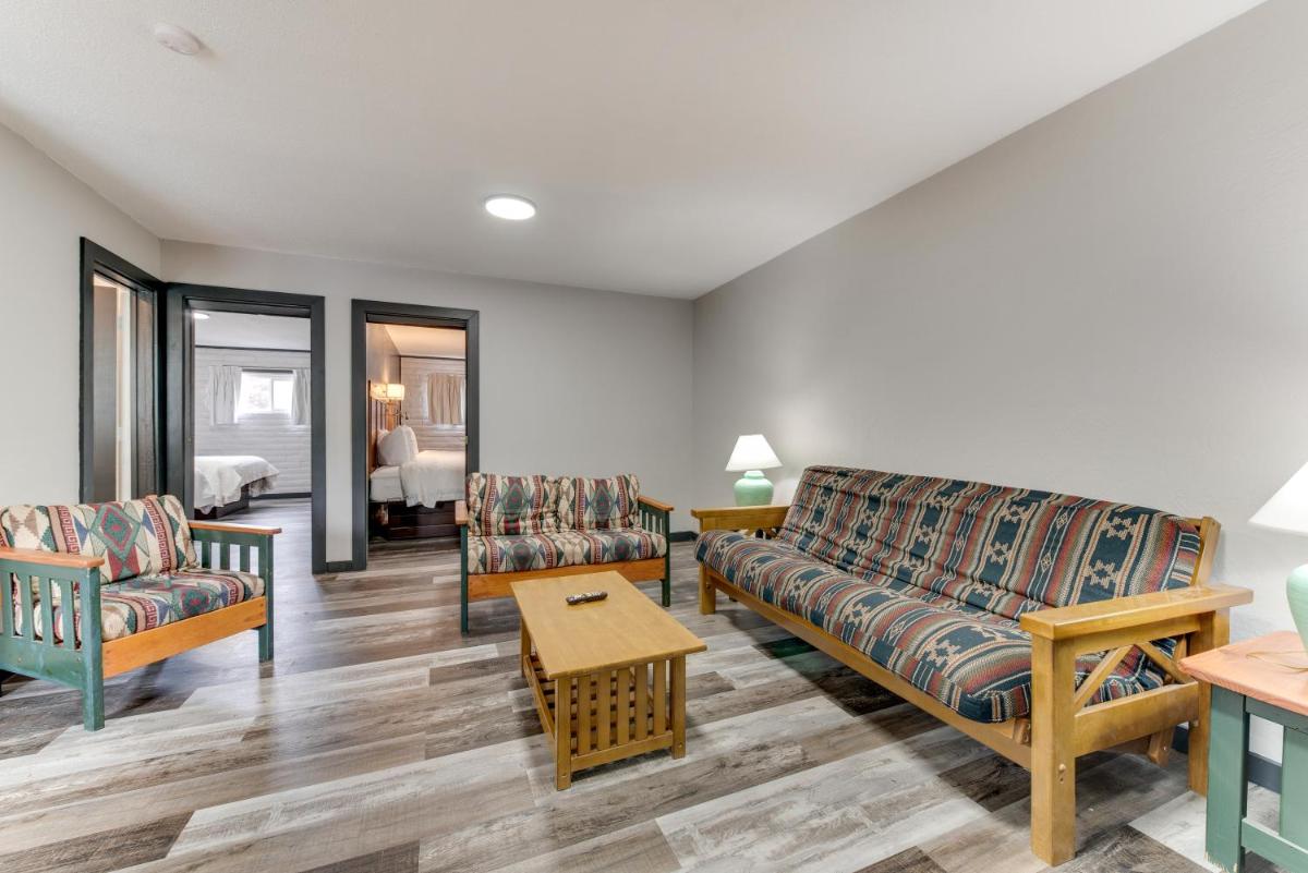 Family Room photo 2