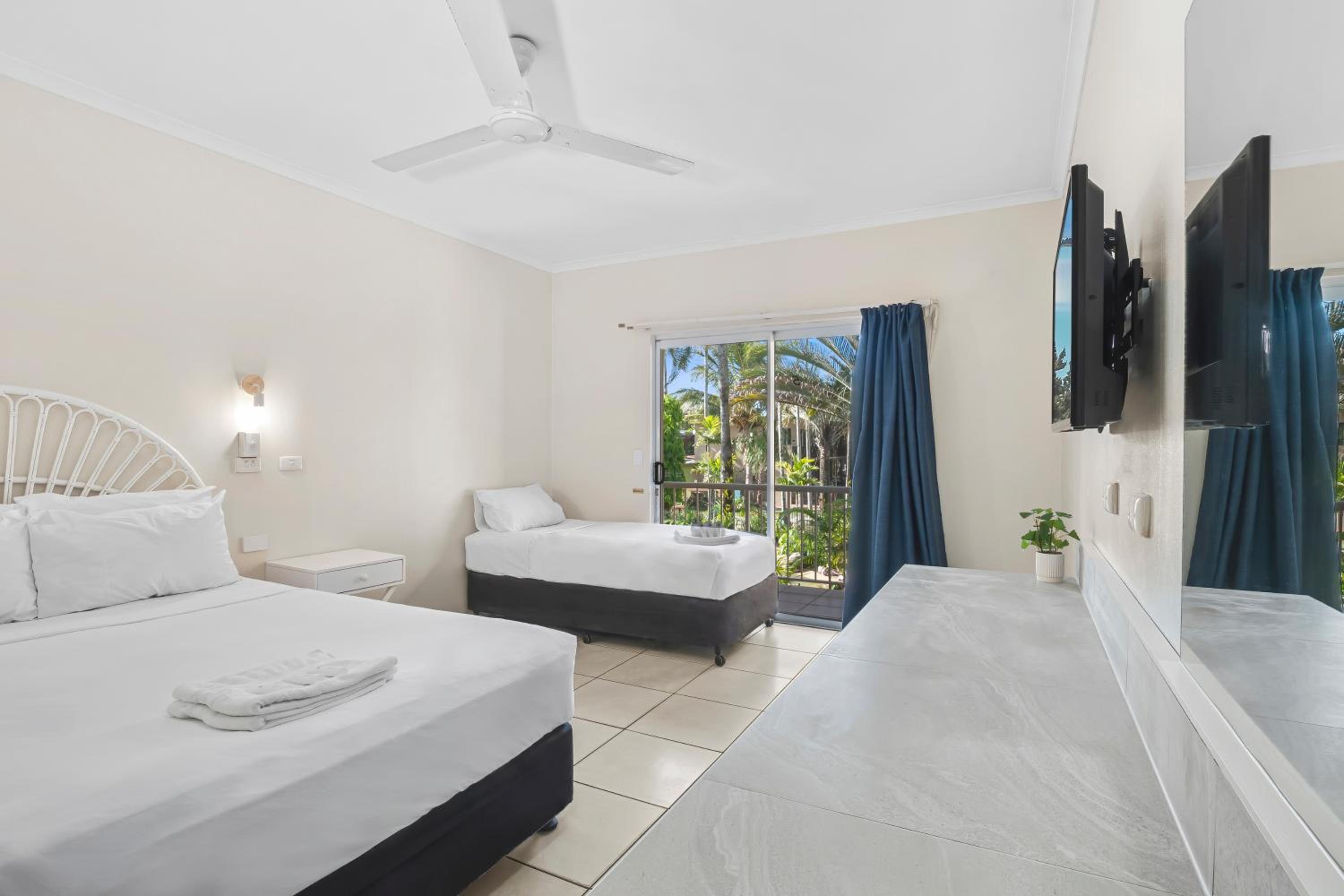 Deluxe Twin Room - Photo 1