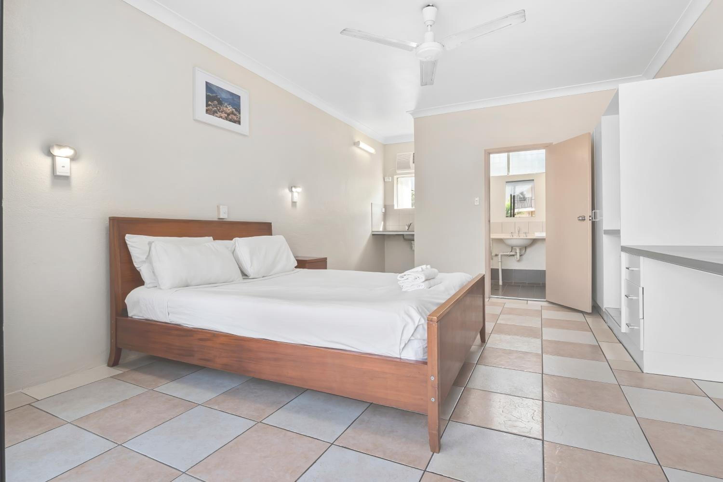 Standard Queen Room - Photo 1