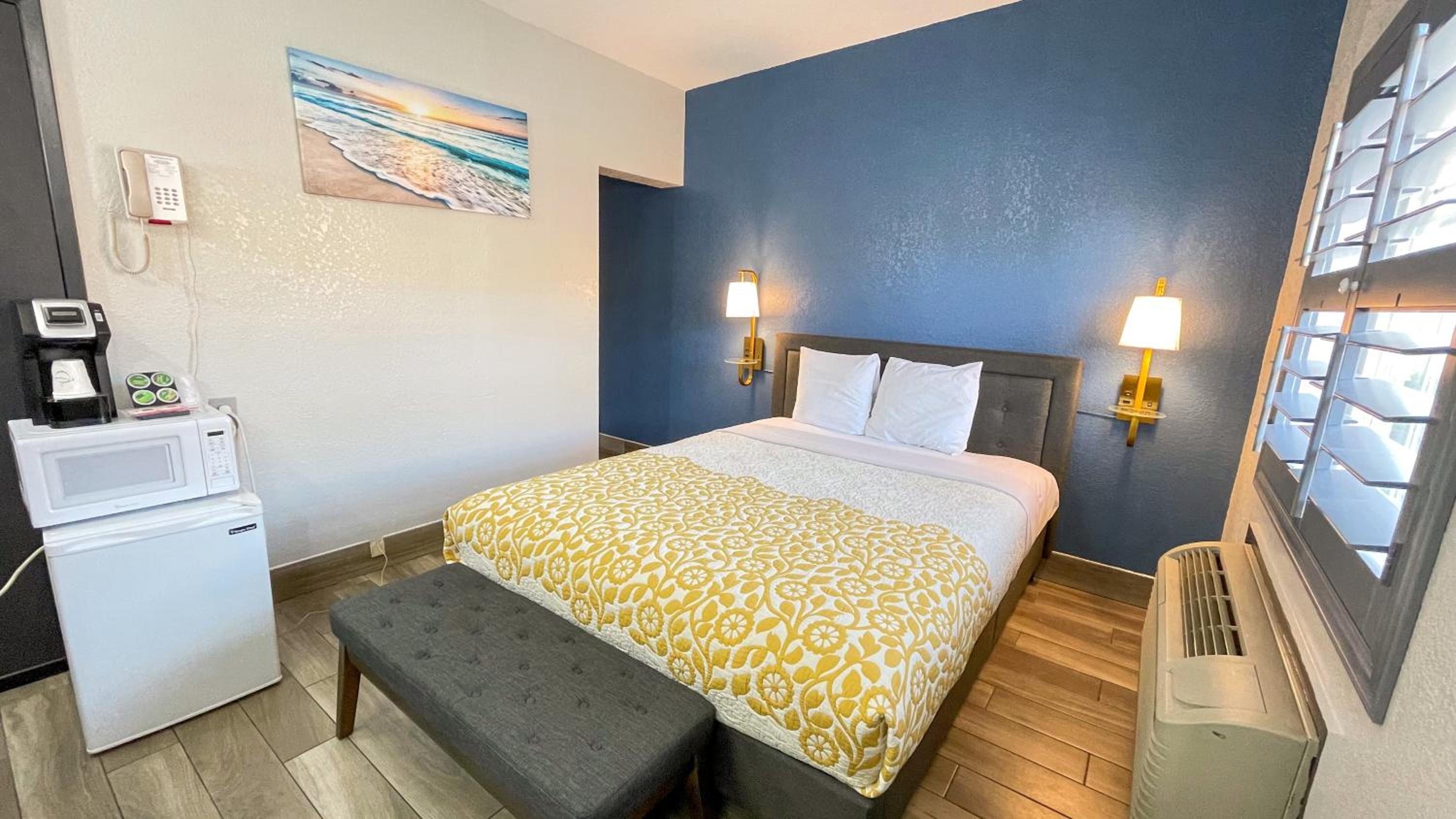 Standard Queen Room photo 1