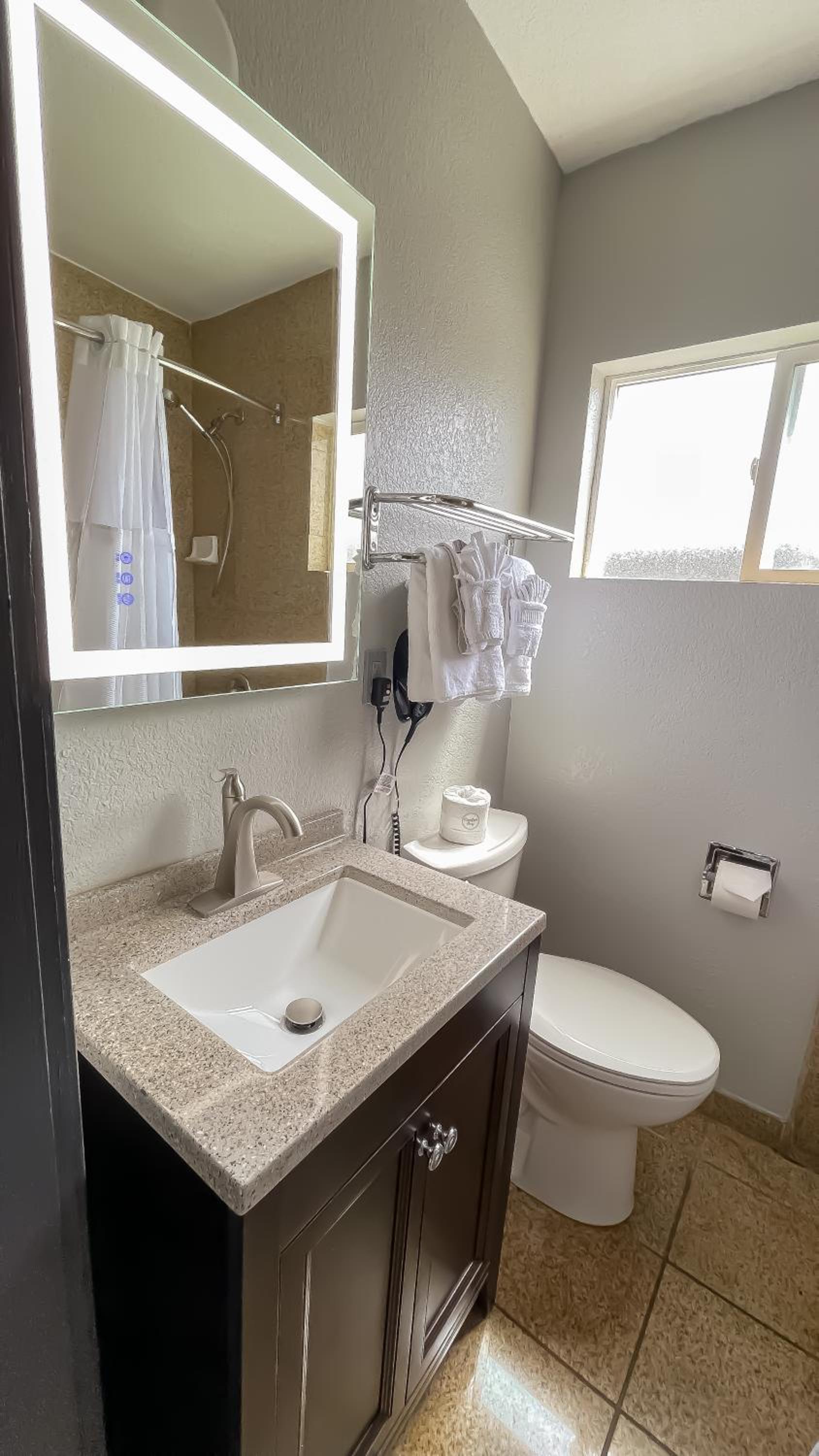 Queen Suite photo 2