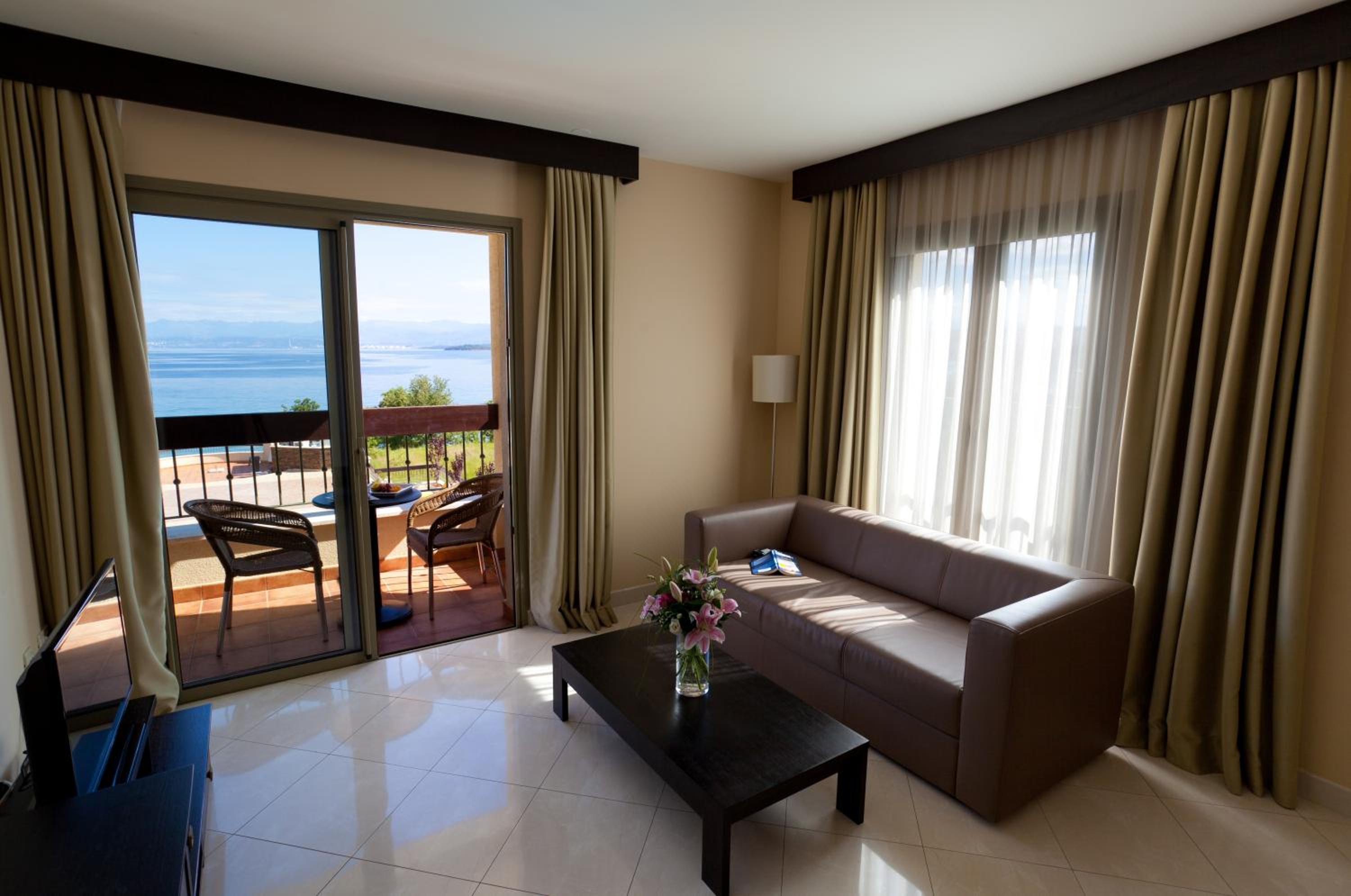 Suite con Balcón y Vista al Mar