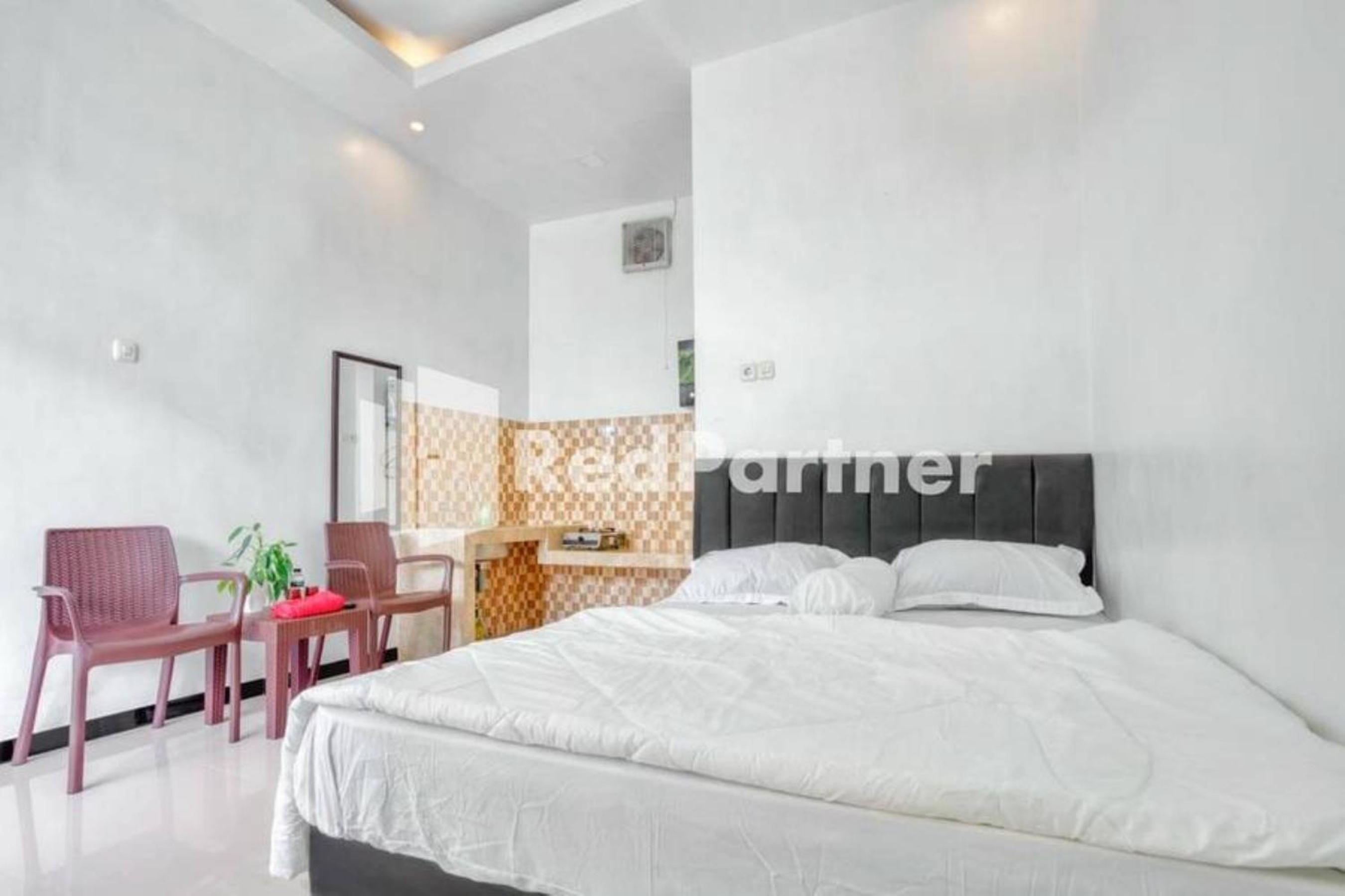 Standard Double Room with Fan - Photo 2