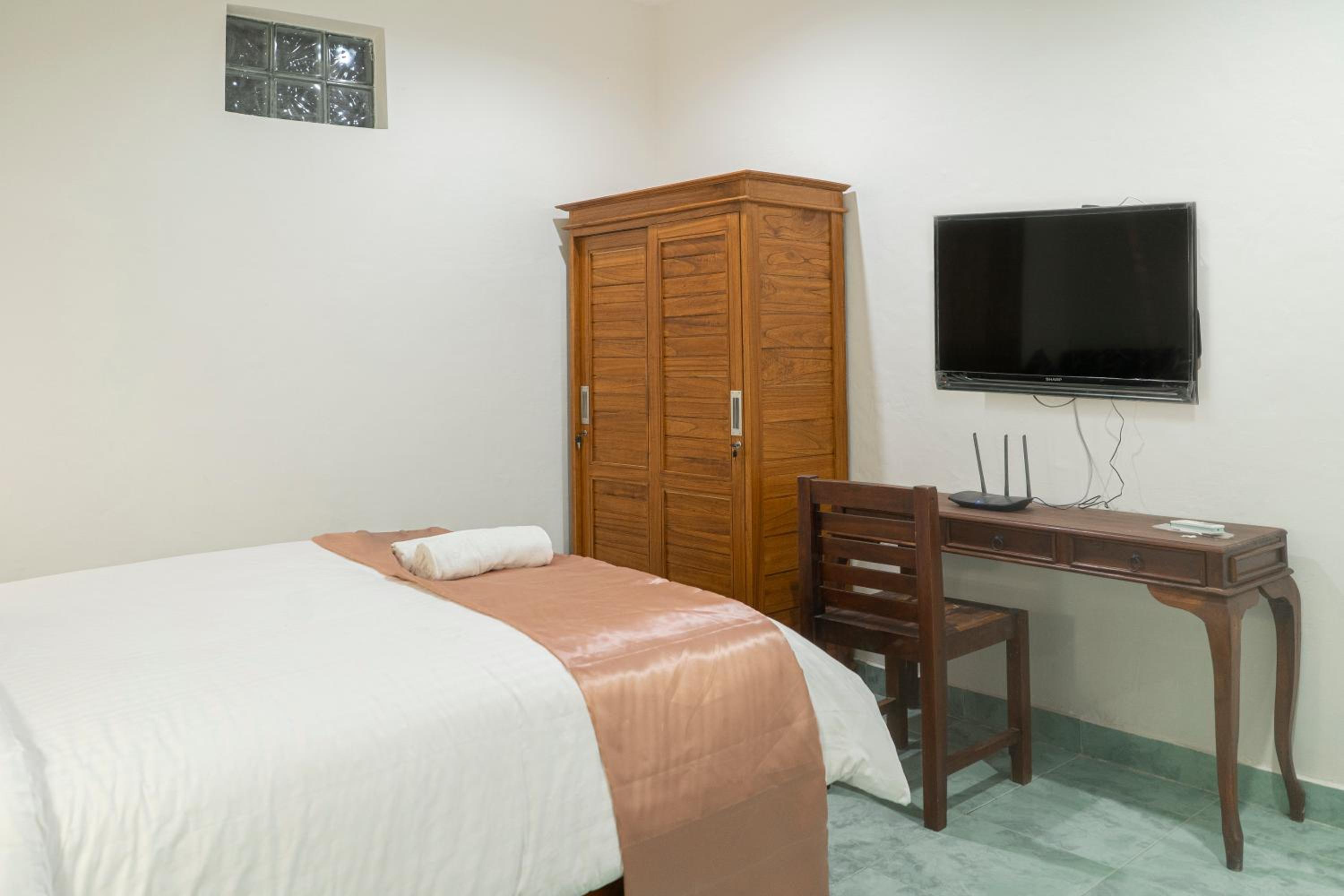 Standard Double Room - Photo 2