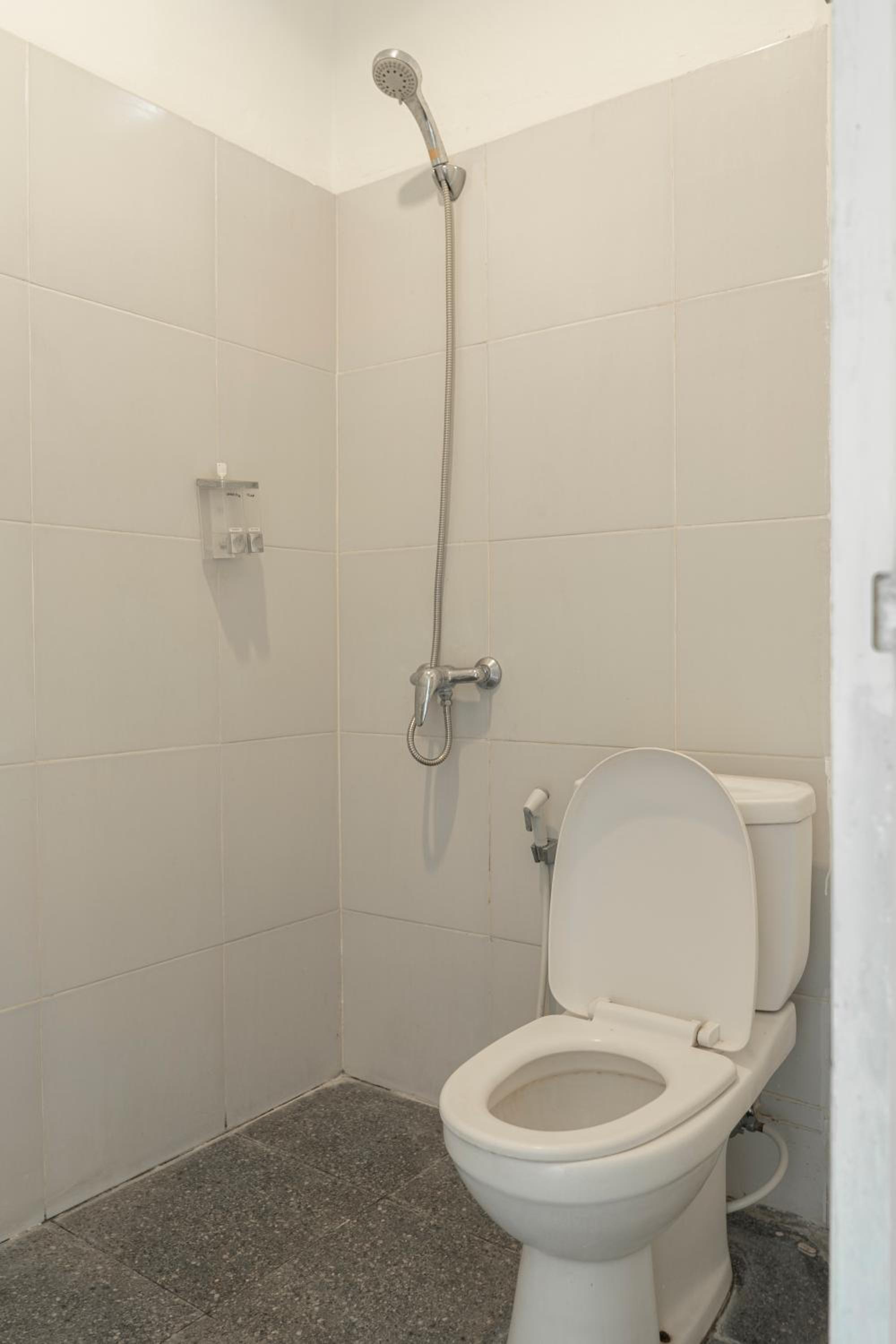 Deluxe Room - Photo 8