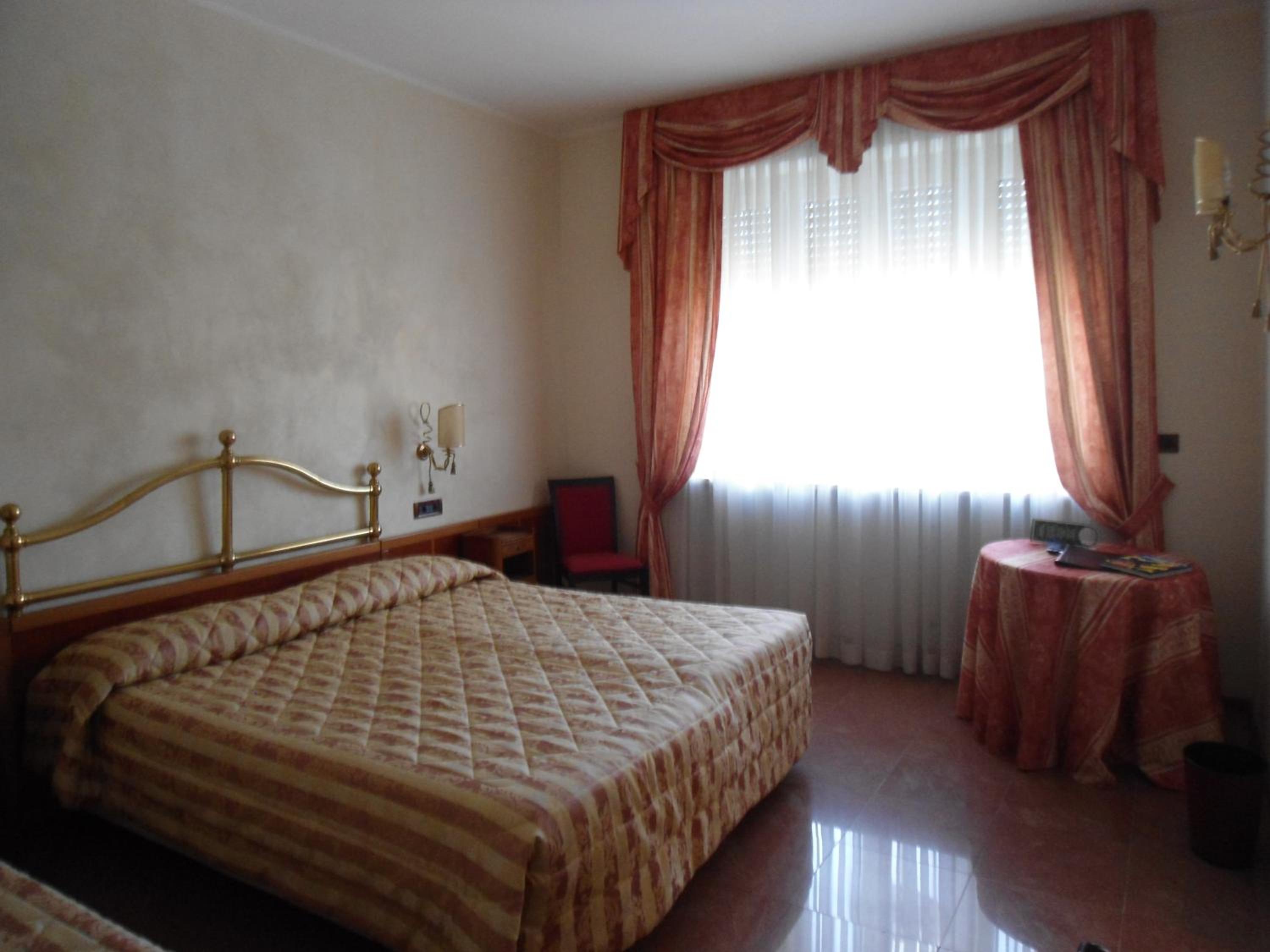 Triple Room - Photo 3