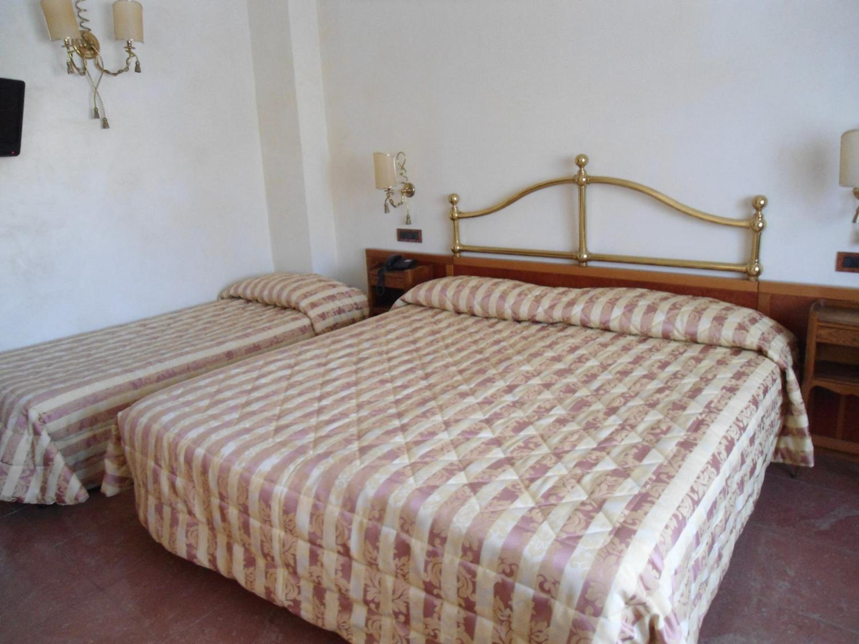 Triple Room - Photo 2