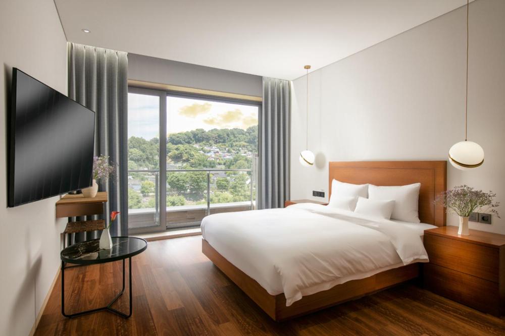 Suite with Terrace - Photo 2