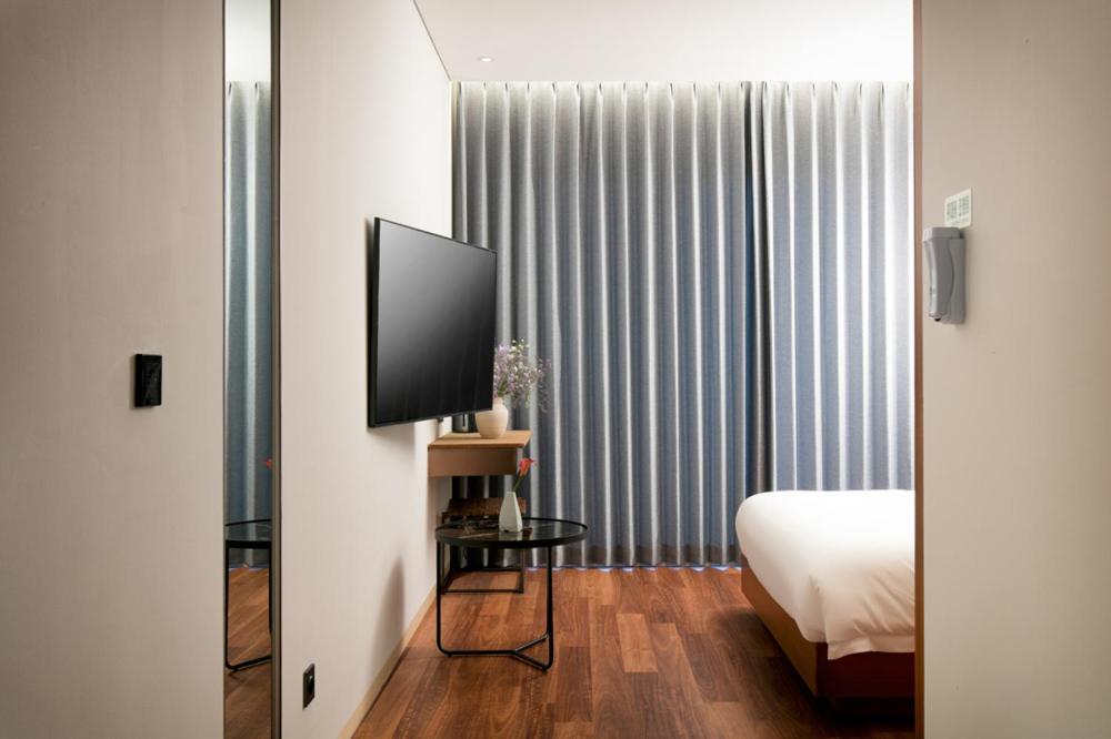 Suite with Terrace - Photo 5
