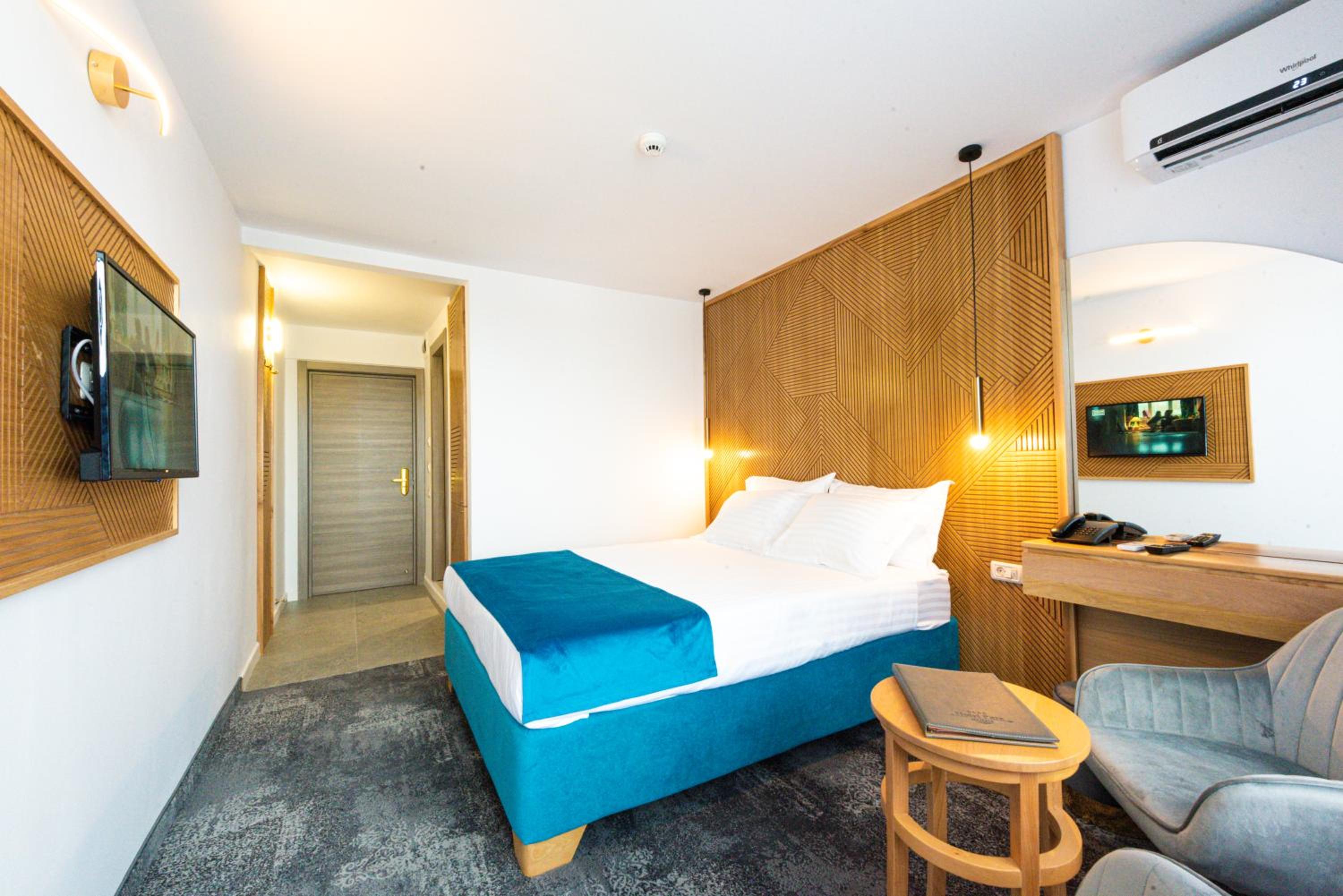 Sky Double Room with Side Sea View