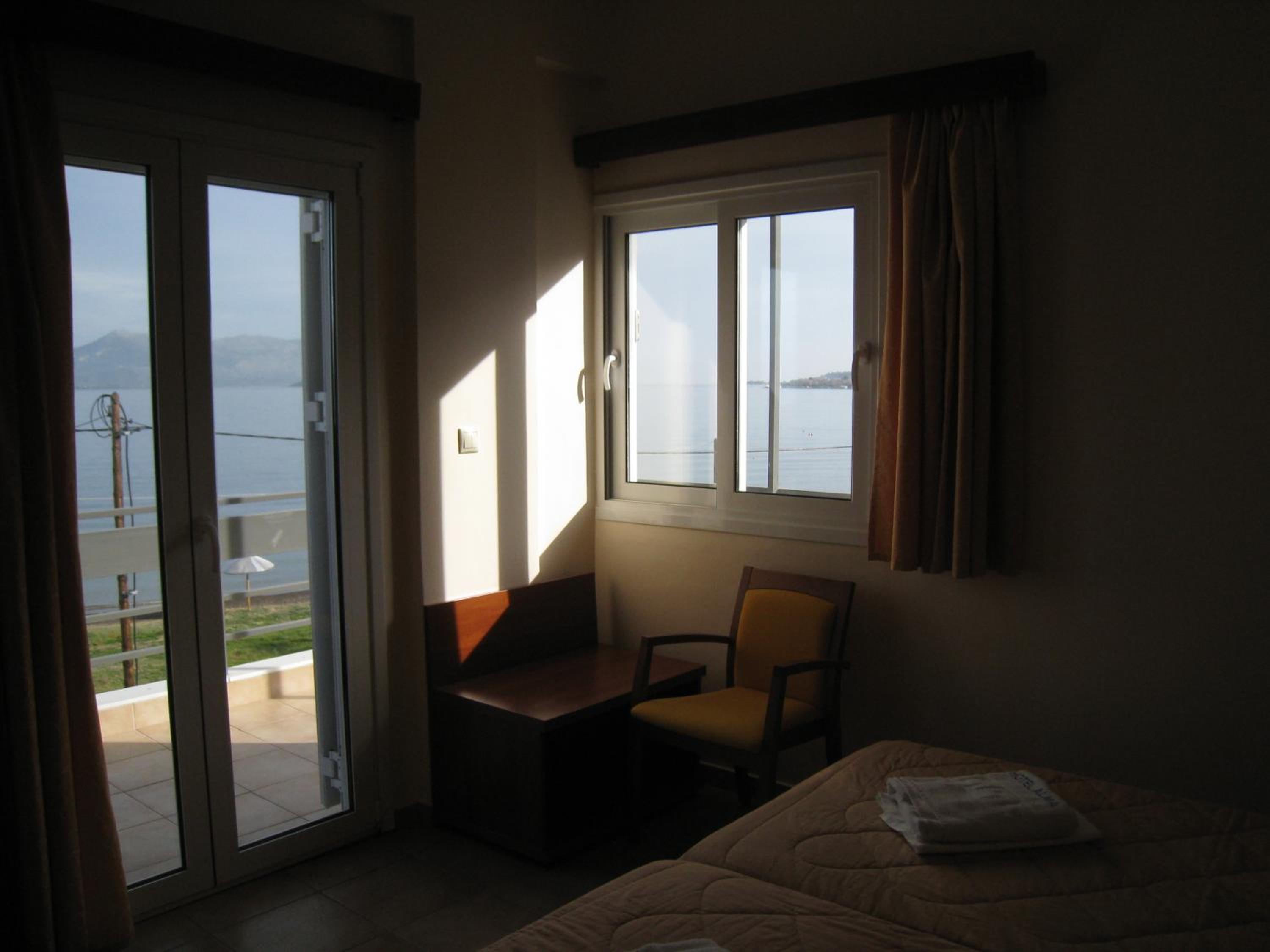 Double Or Twin Room With Partial Sea View photo 3