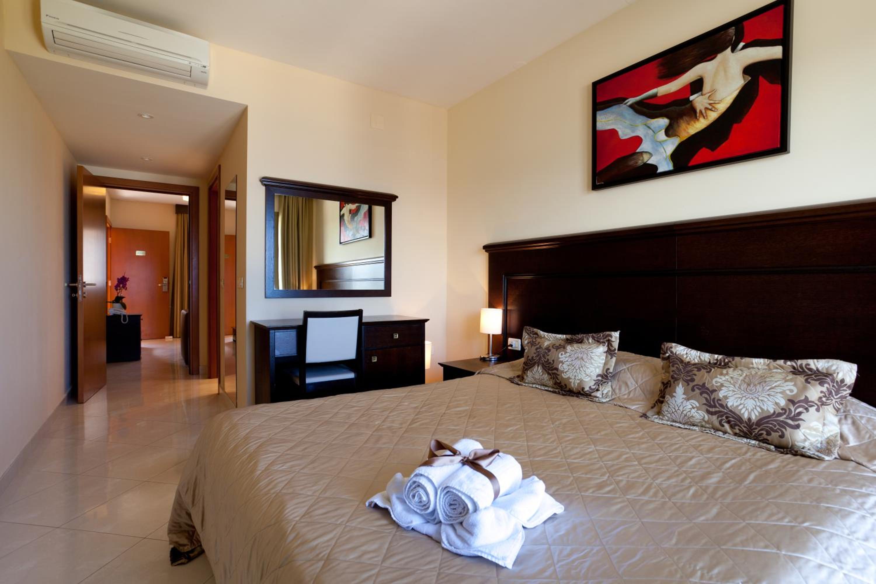 Suite Familiar (2 Adultos + 2 Niños) con vista al mar