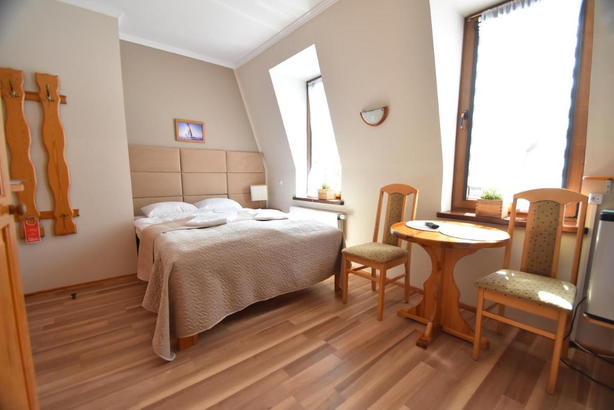 Double or Twin Room - Photo 10