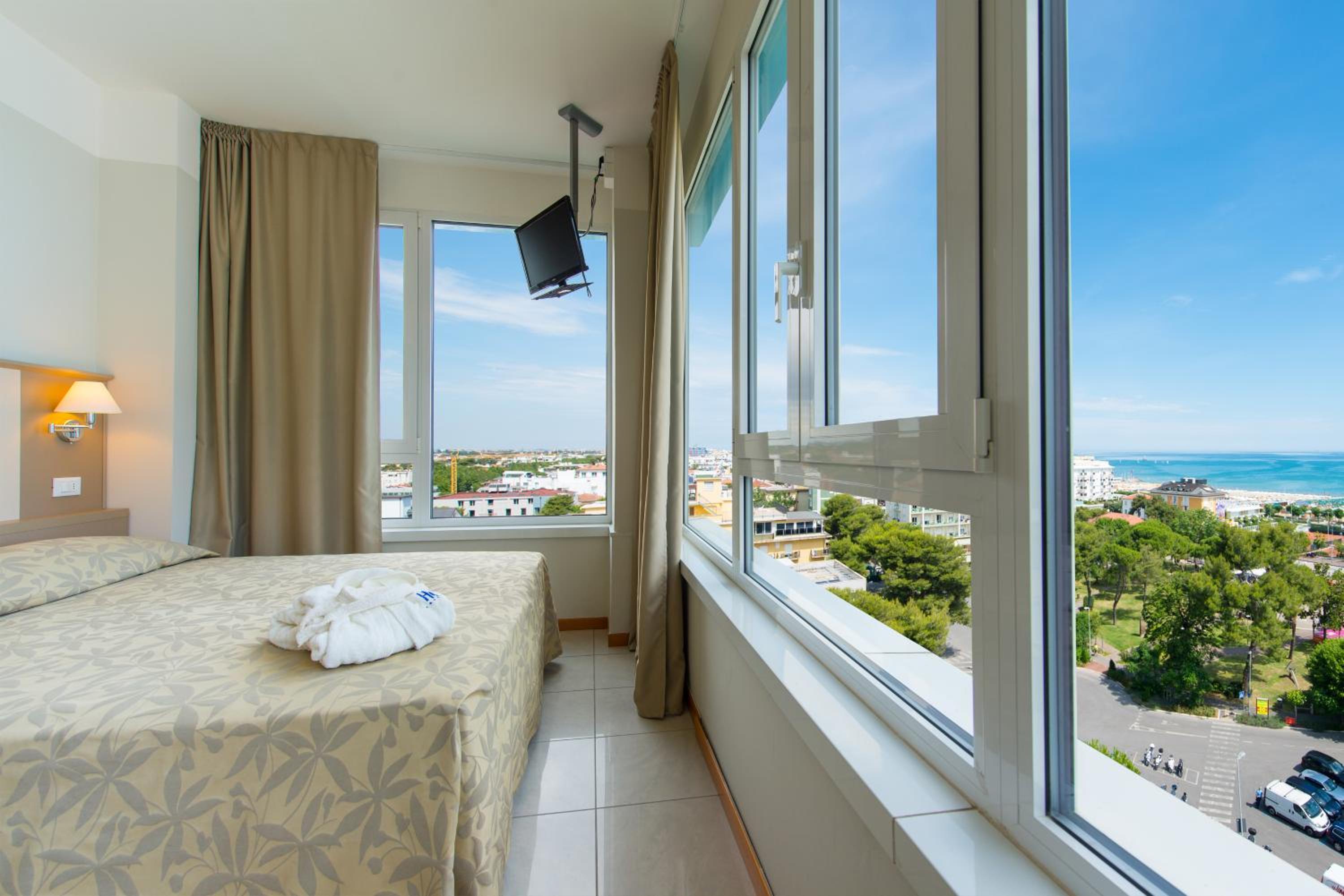 Double or Twin Room - Photo 6