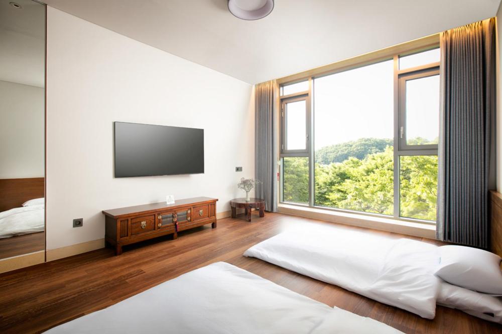 Deluxe Quadruple Room - Photo 2