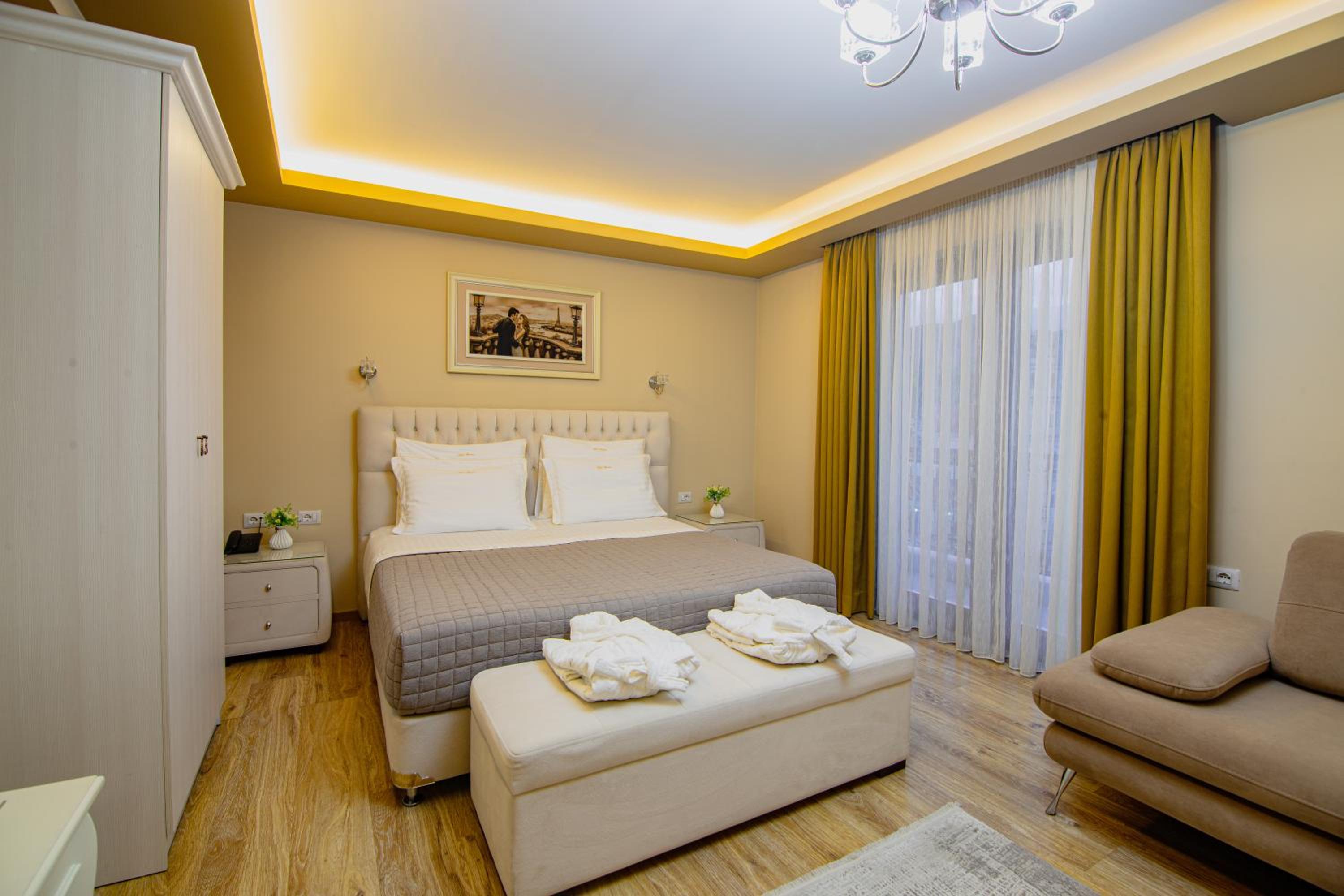 Triple Room with City View