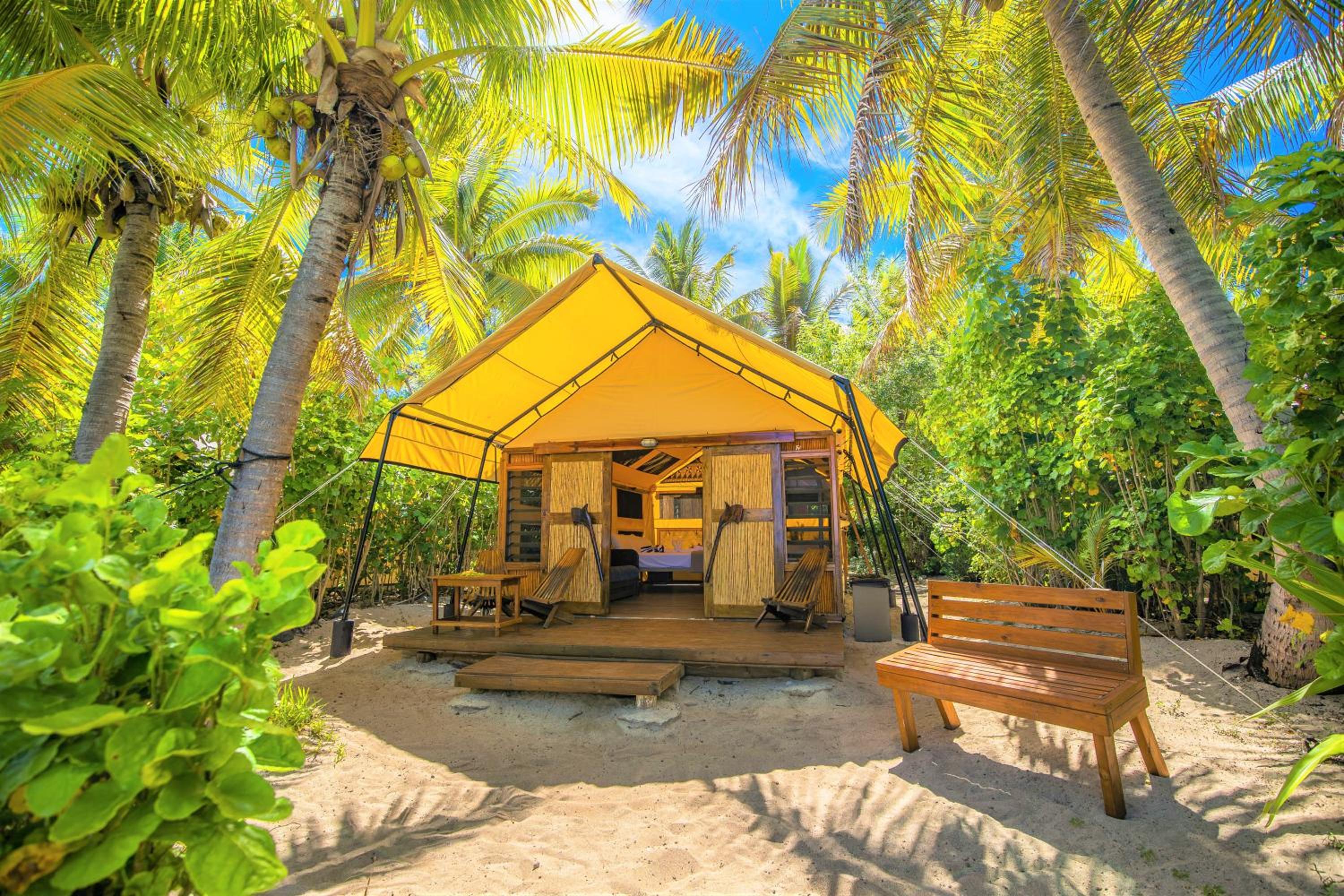 Beachfront Levu (Large) Bure photo 2