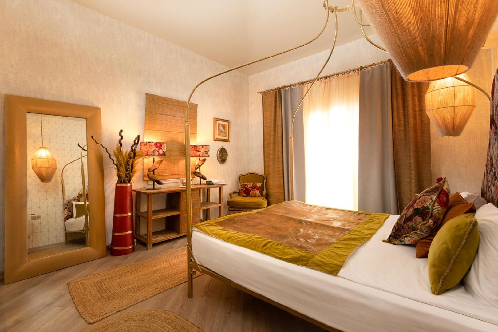 Superior Double Room with Balcony - Photo 16