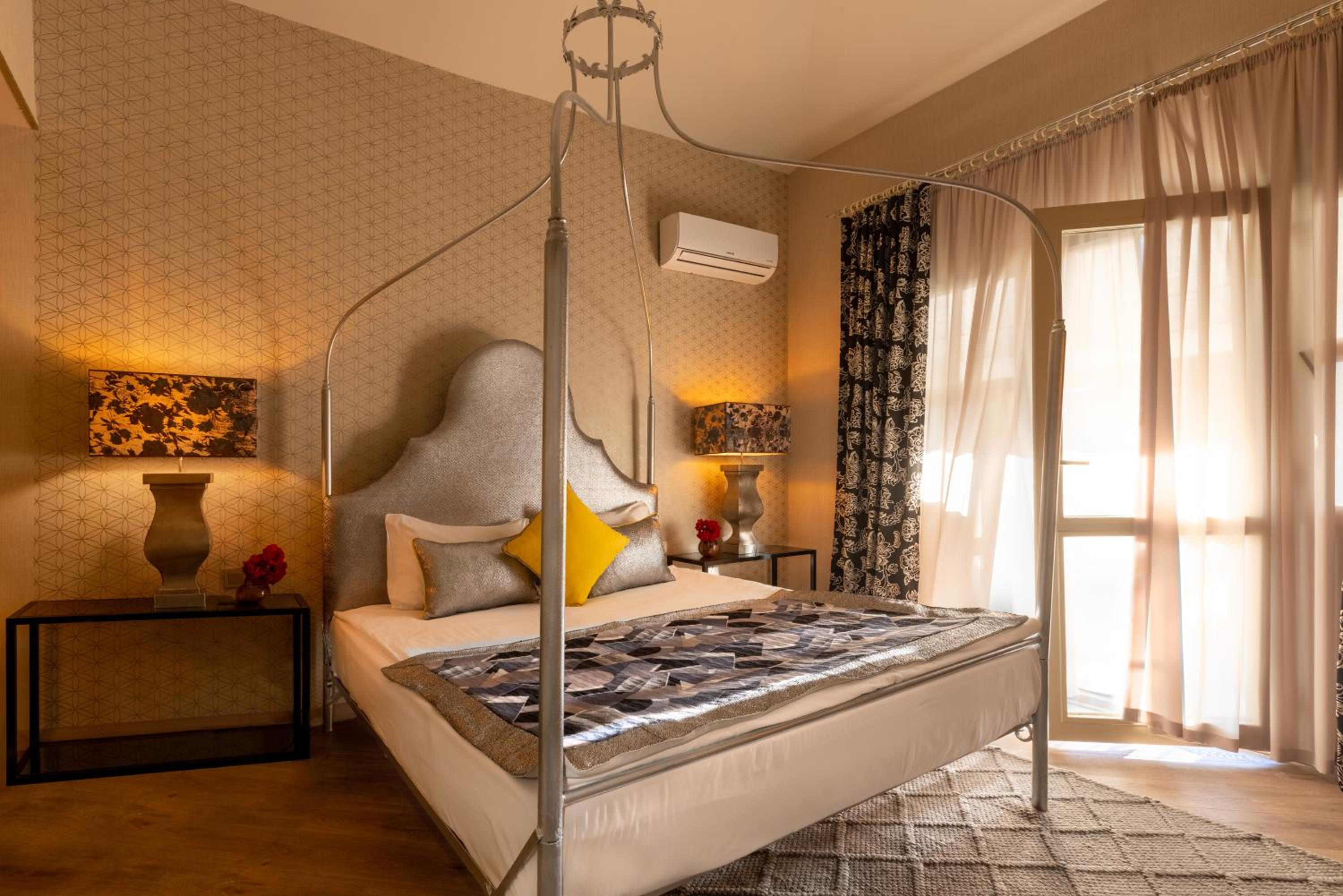 Superior Double Room with Balcony - Photo 2