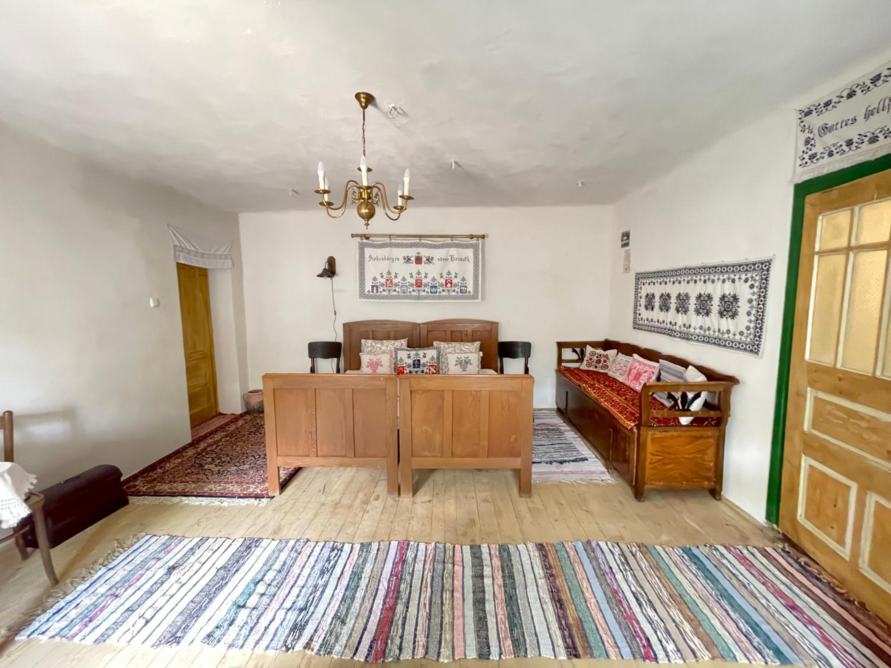 Standard Twin Room - Photo 11