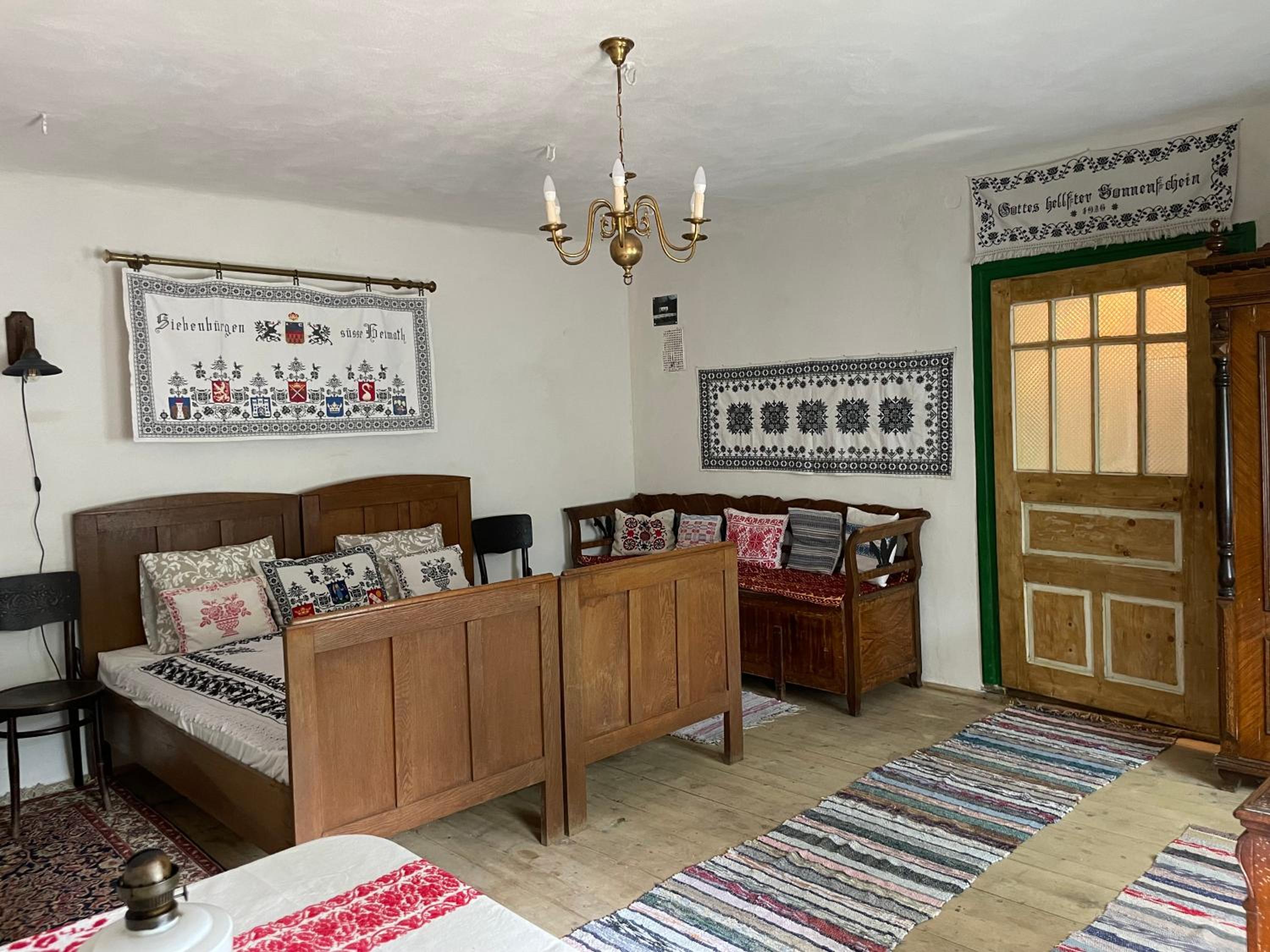Standard Twin Room - Photo 1