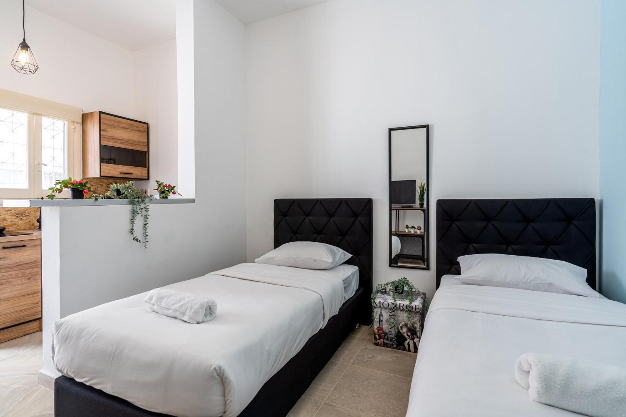 Studio Apartment - Photo 6