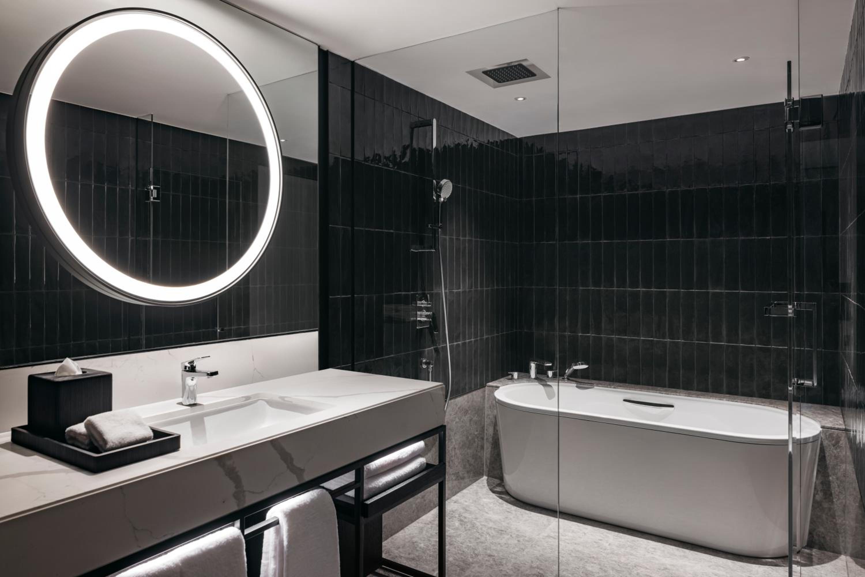 King Studio Suite with Lounge Access